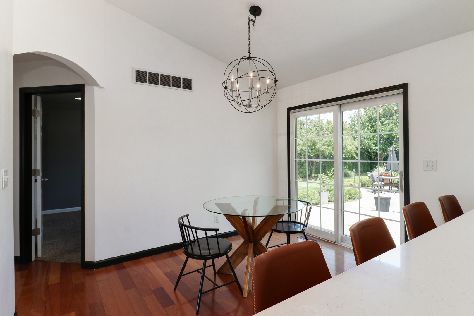 277 Clearview Road, El Paso, IL 61738