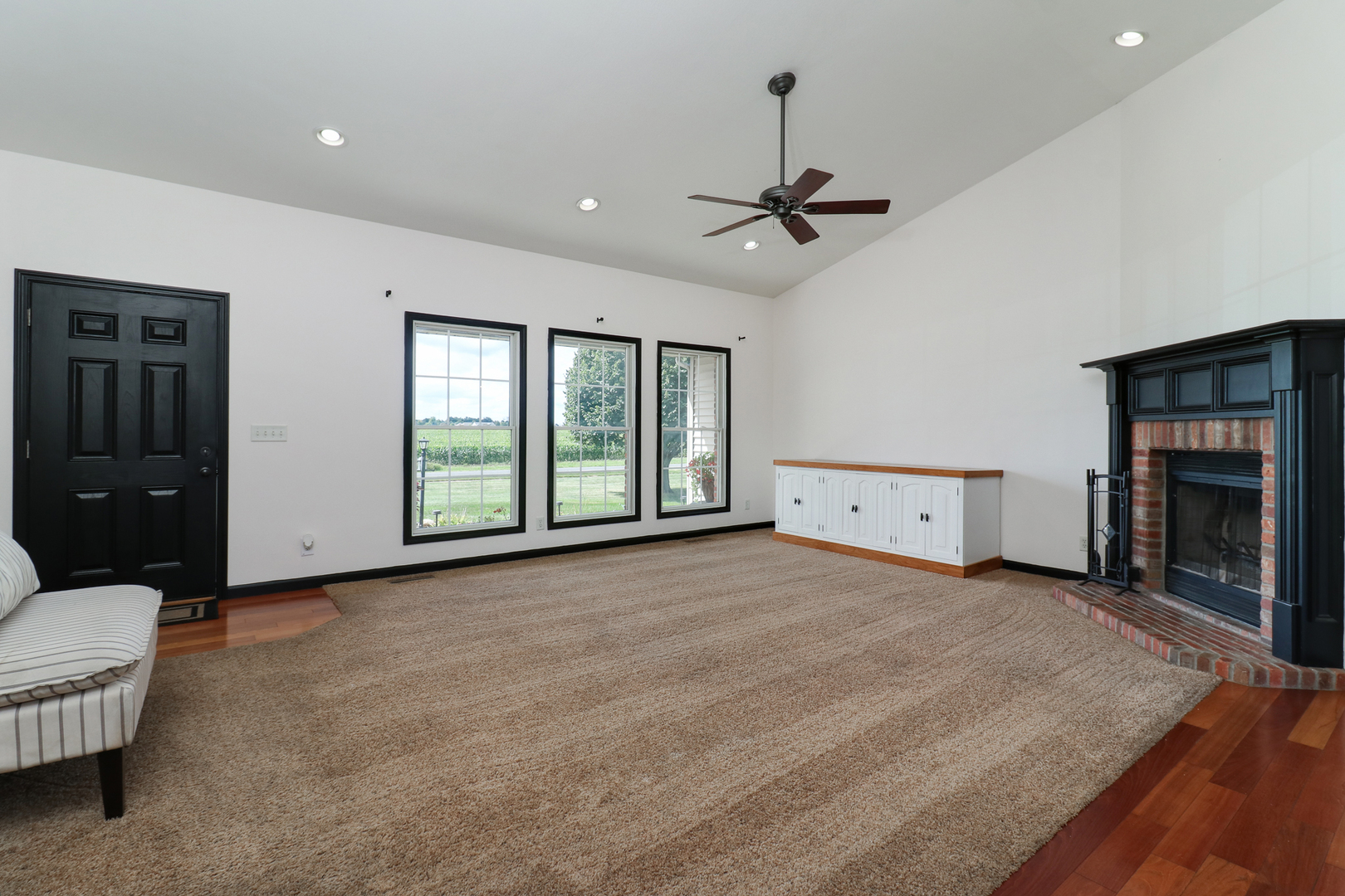 277 Clearview Road, El Paso, IL 61738