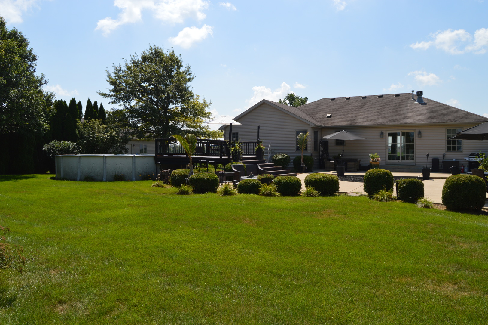 277 Clearview Road, El Paso, IL 61738