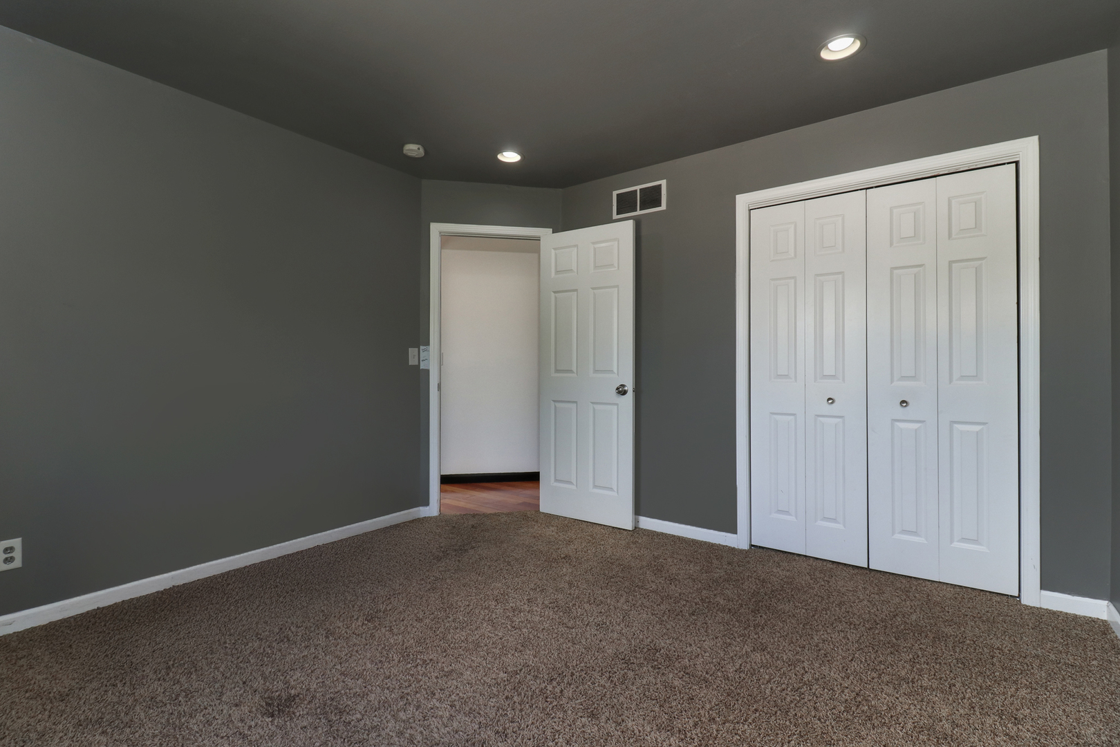 277 Clearview Road, El Paso, IL 61738