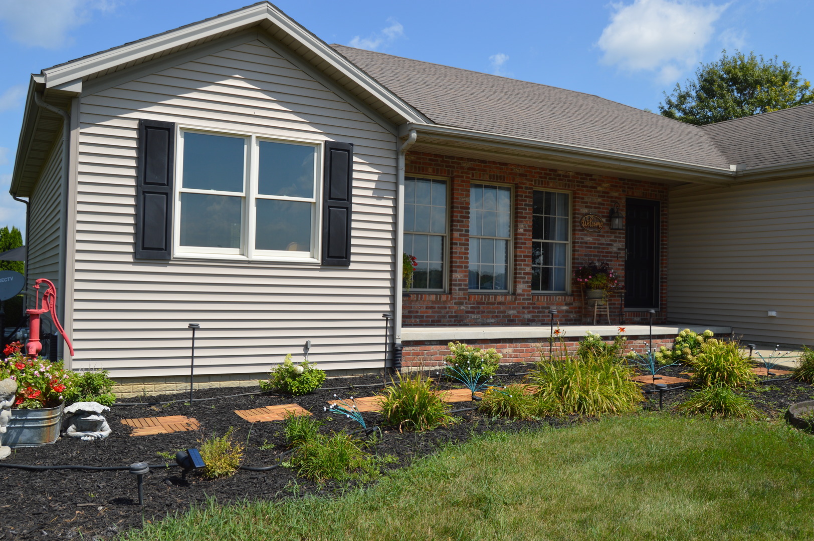 277 Clearview Road, El Paso, IL 61738