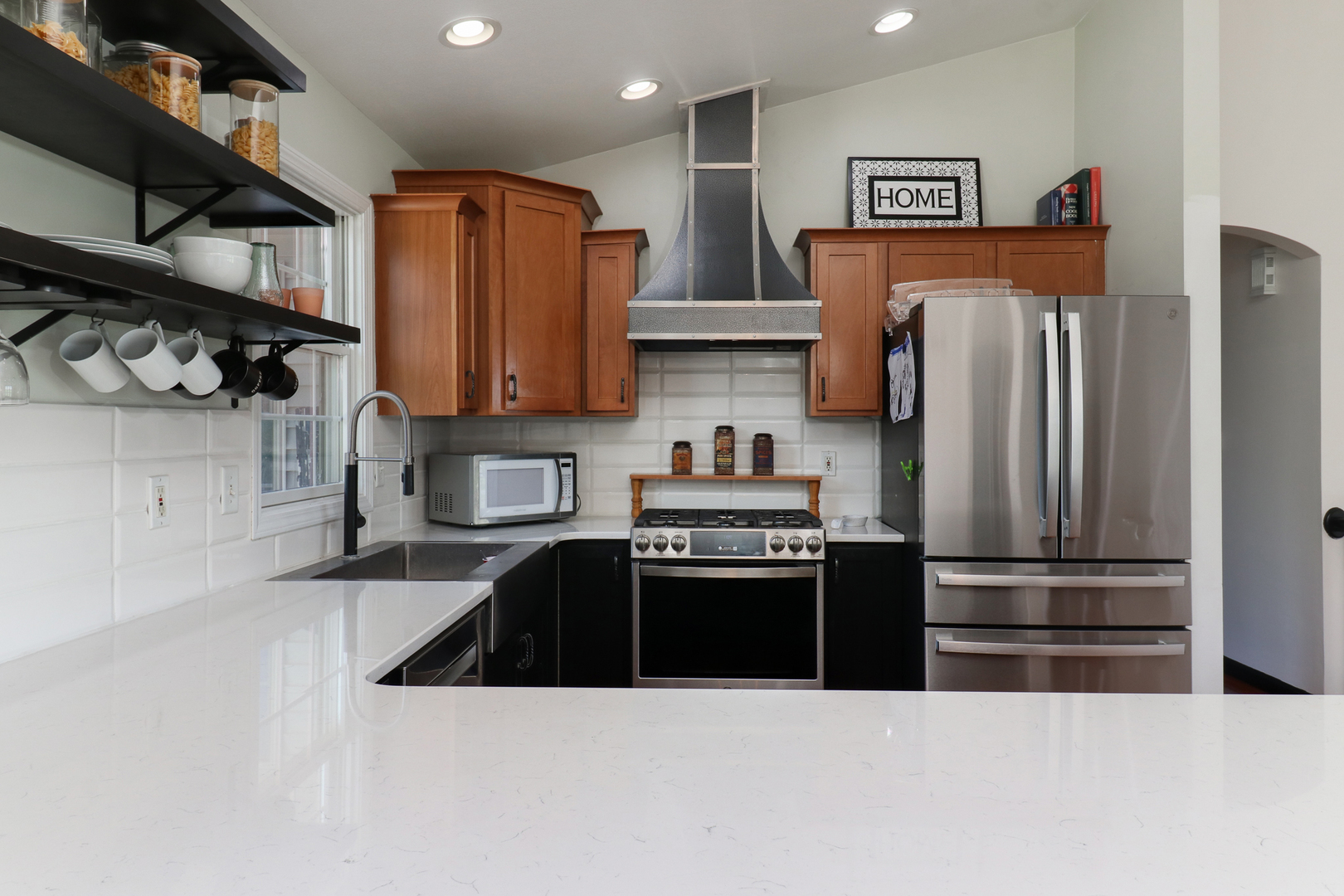 277 Clearview Road, El Paso, IL 61738