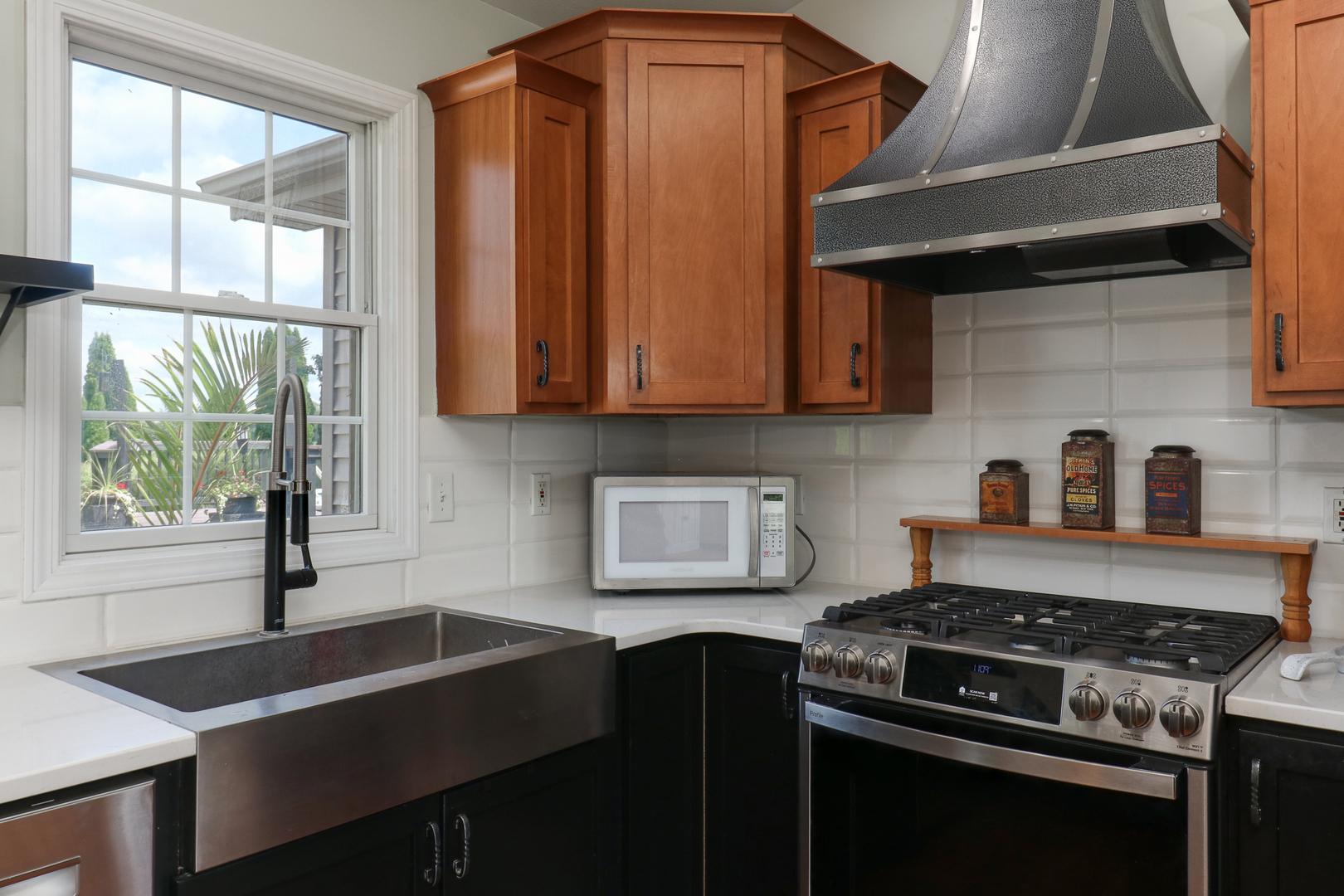 277 Clearview Road, El Paso, IL 61738