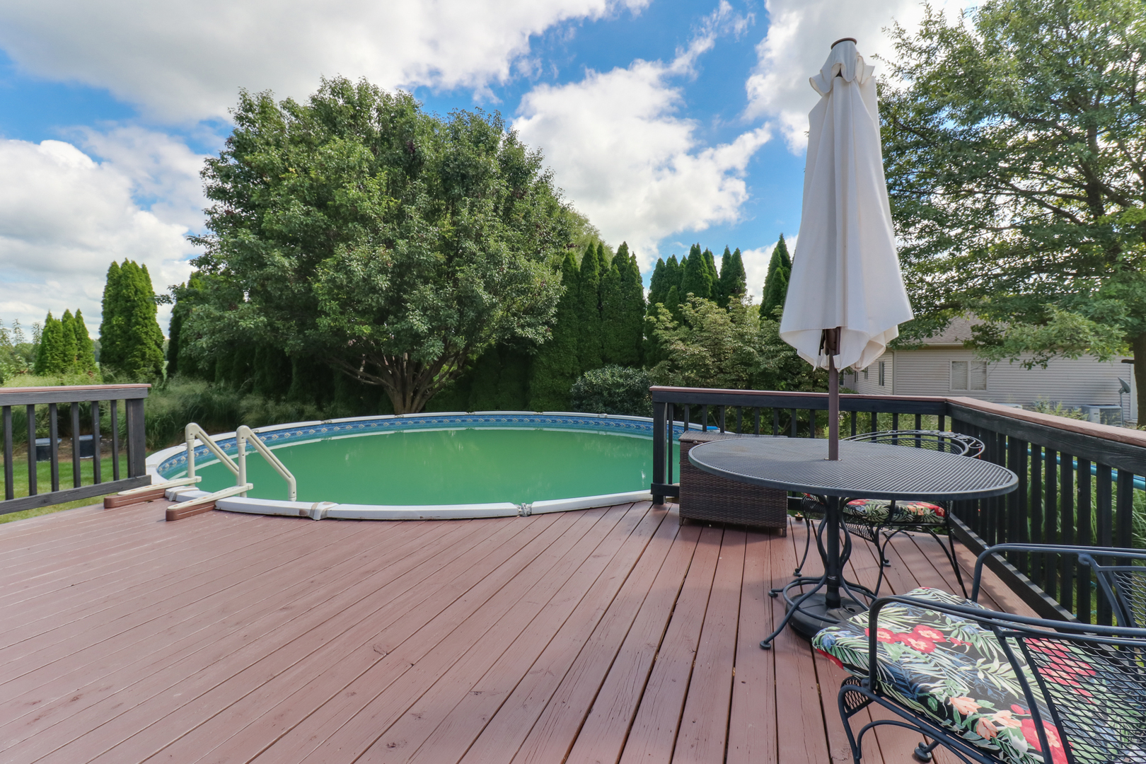 277 Clearview Road, El Paso, IL 61738