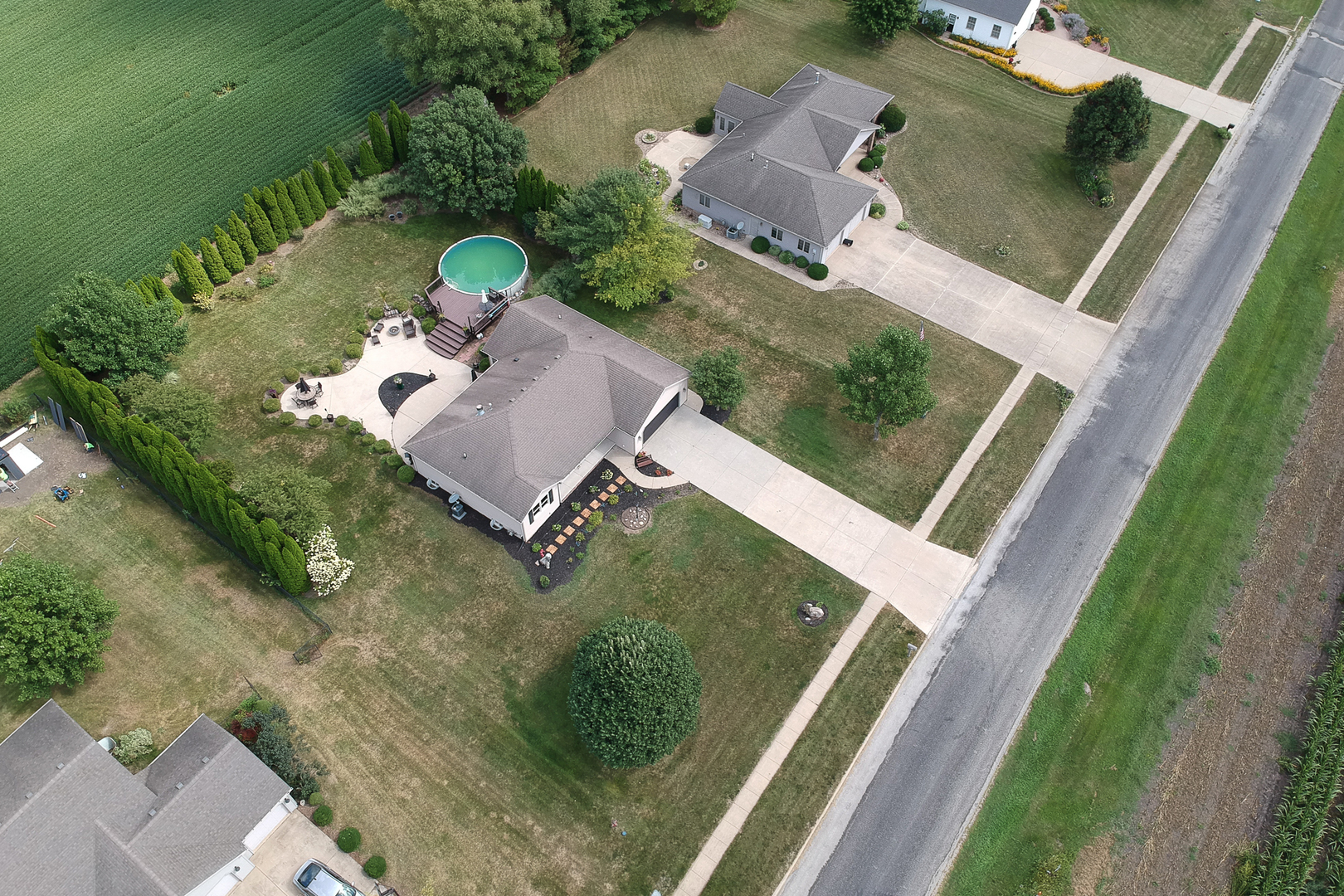 277 Clearview Road, El Paso, IL 61738