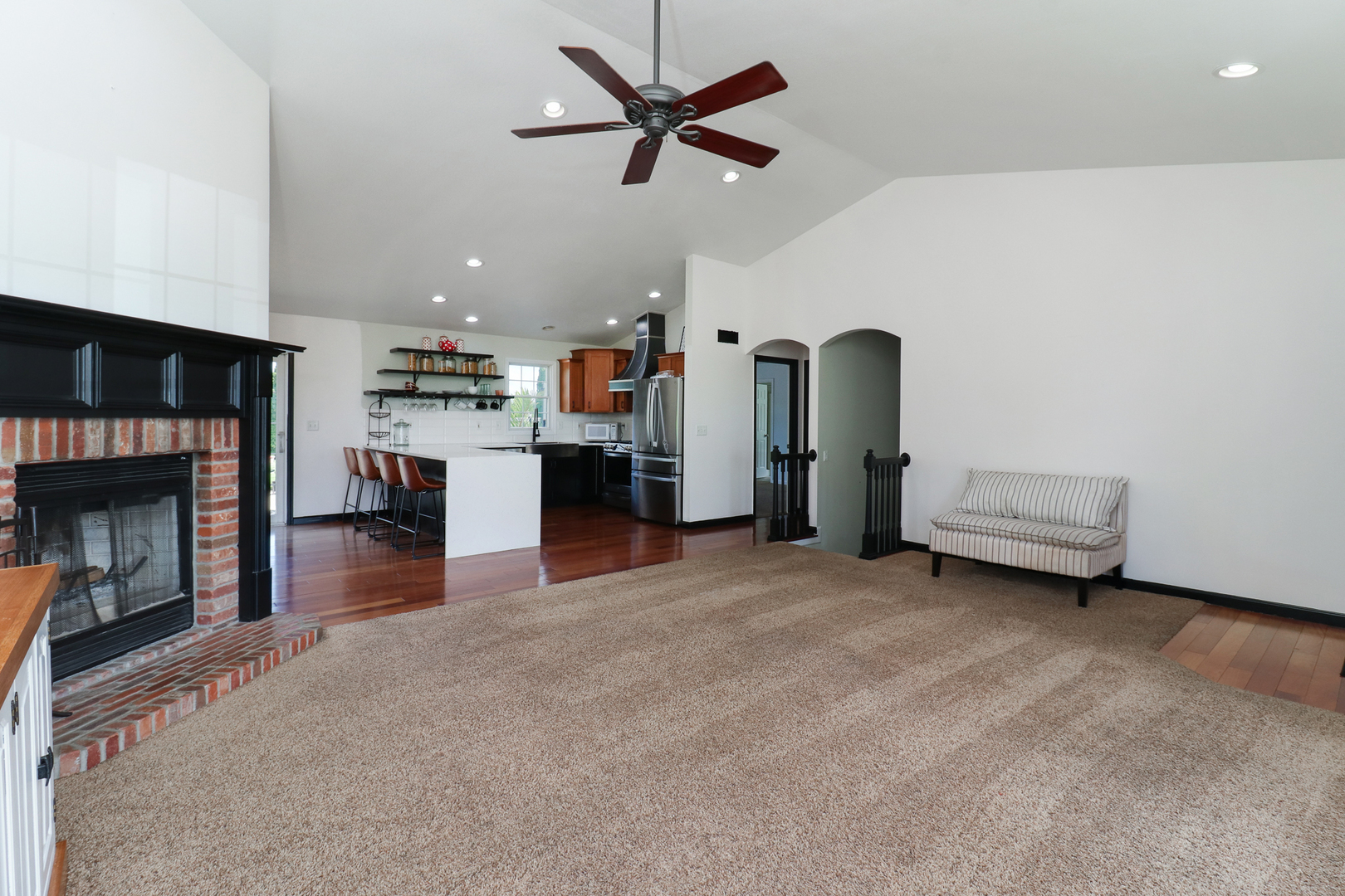 277 Clearview Road, El Paso, IL 61738