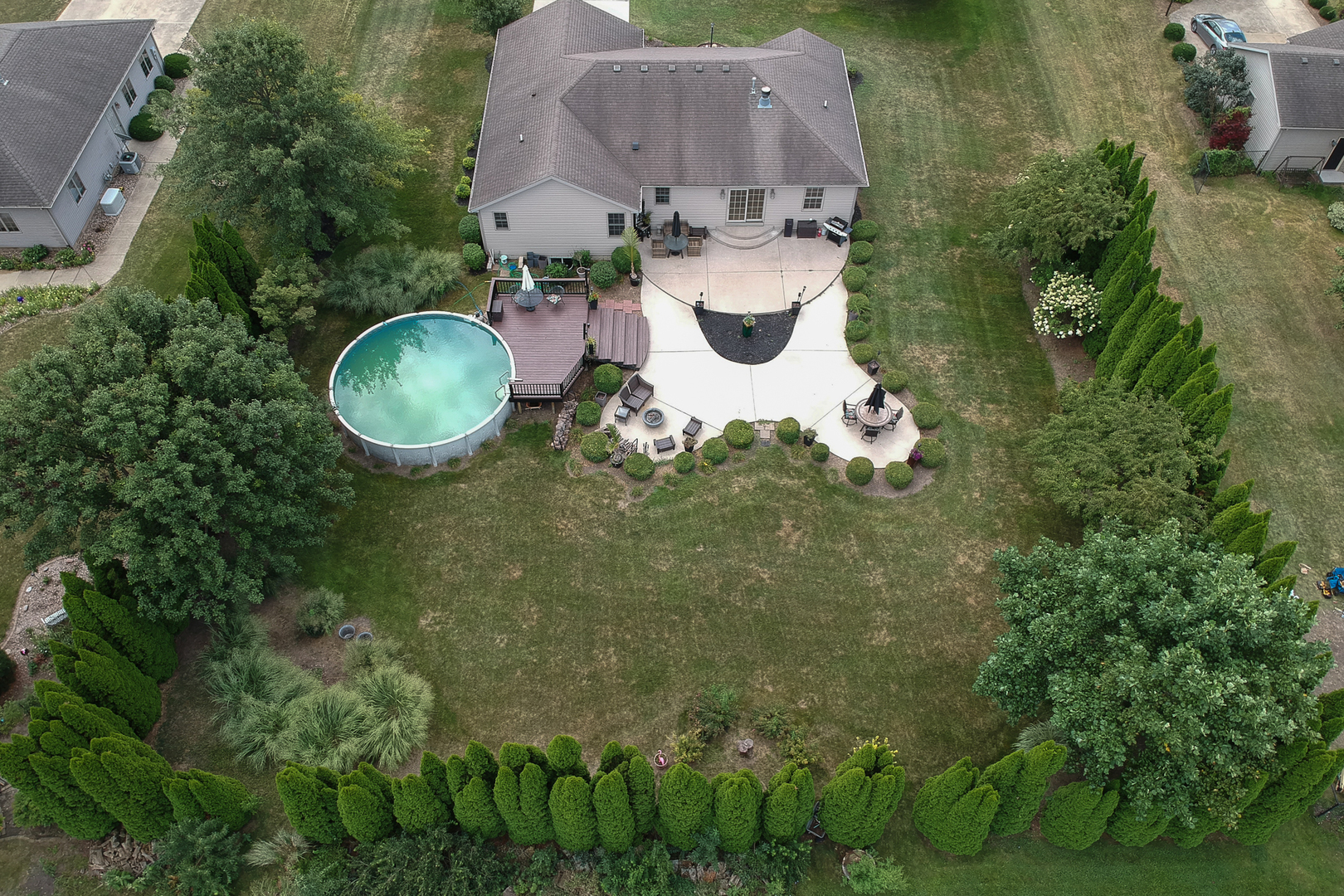 277 Clearview Road, El Paso, IL 61738