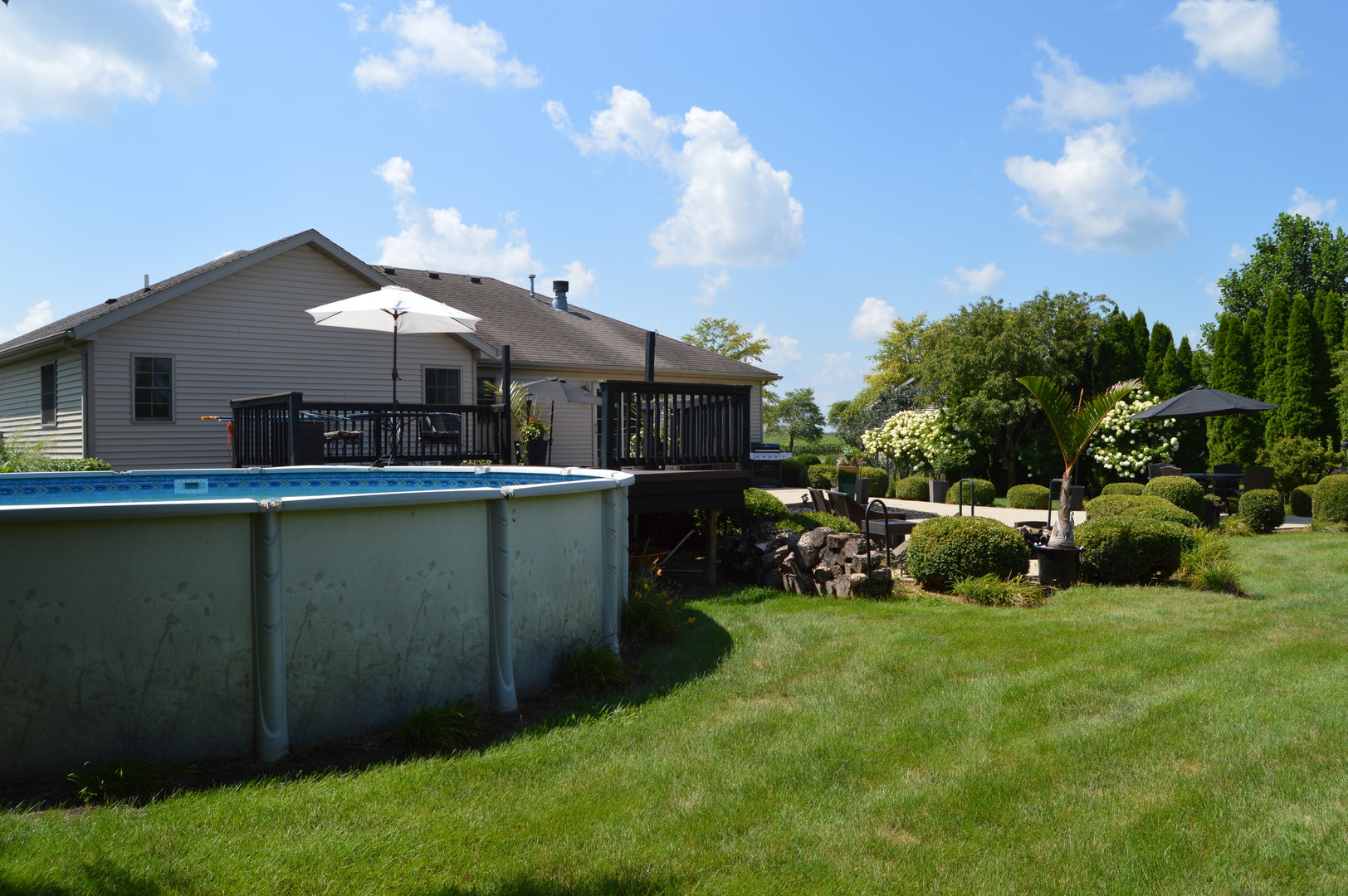 277 Clearview Road, El Paso, IL 61738