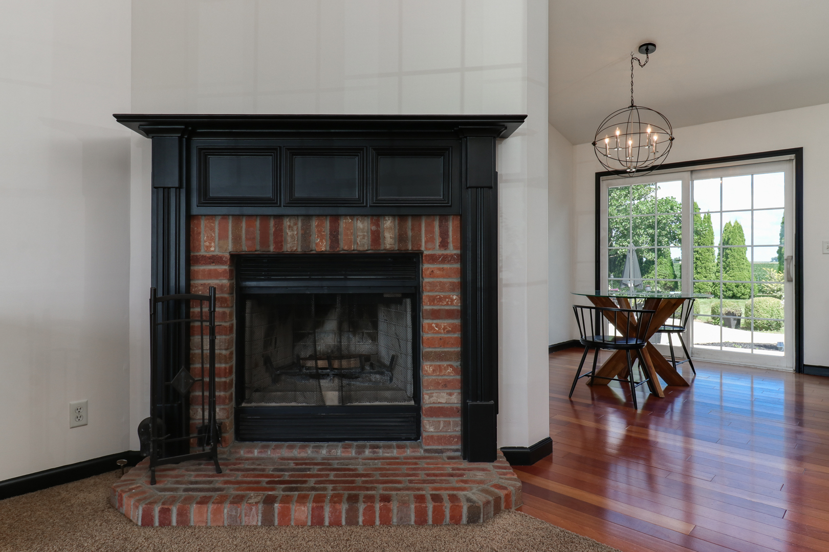 277 Clearview Road, El Paso, IL 61738