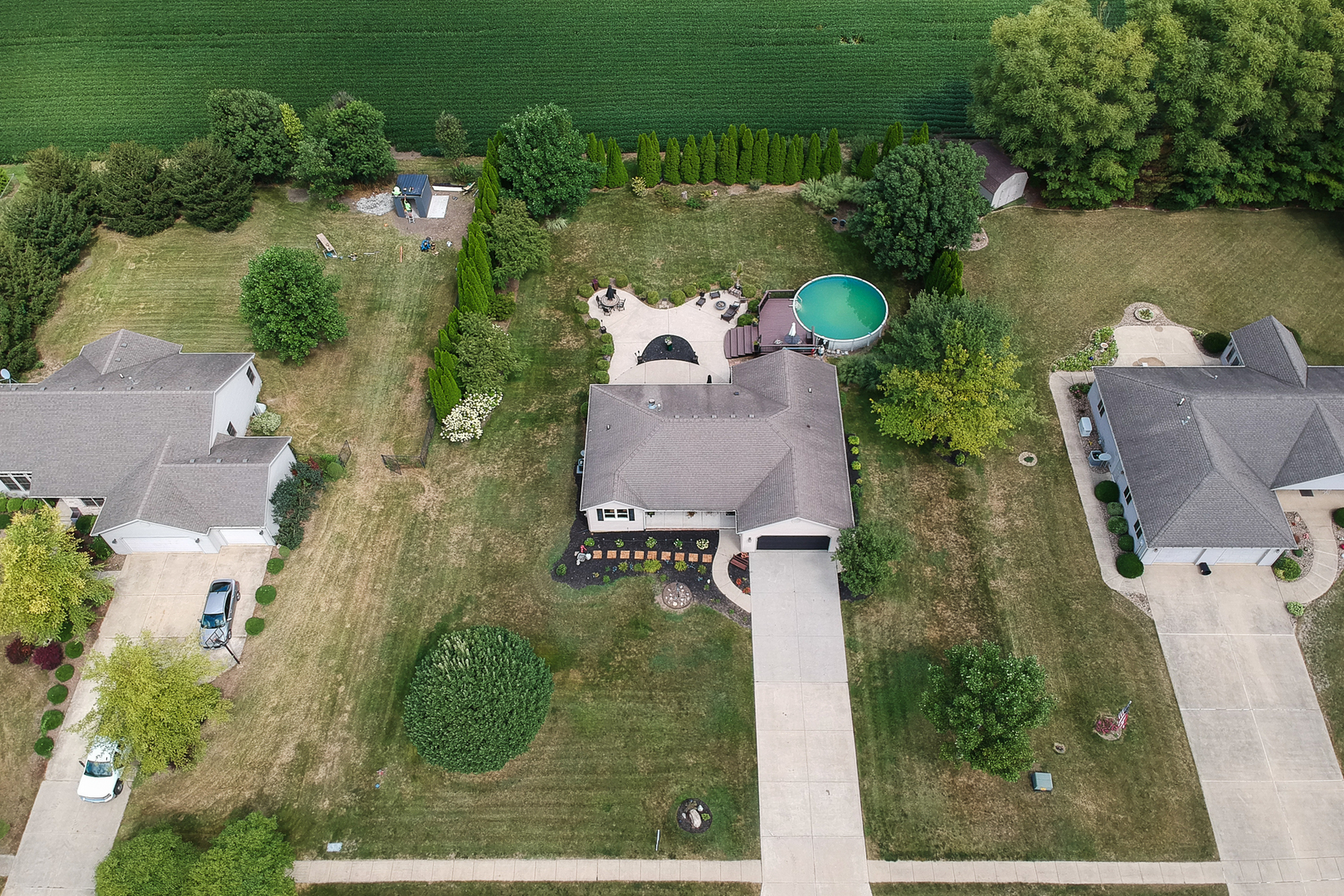 277 Clearview Road, El Paso, IL 61738