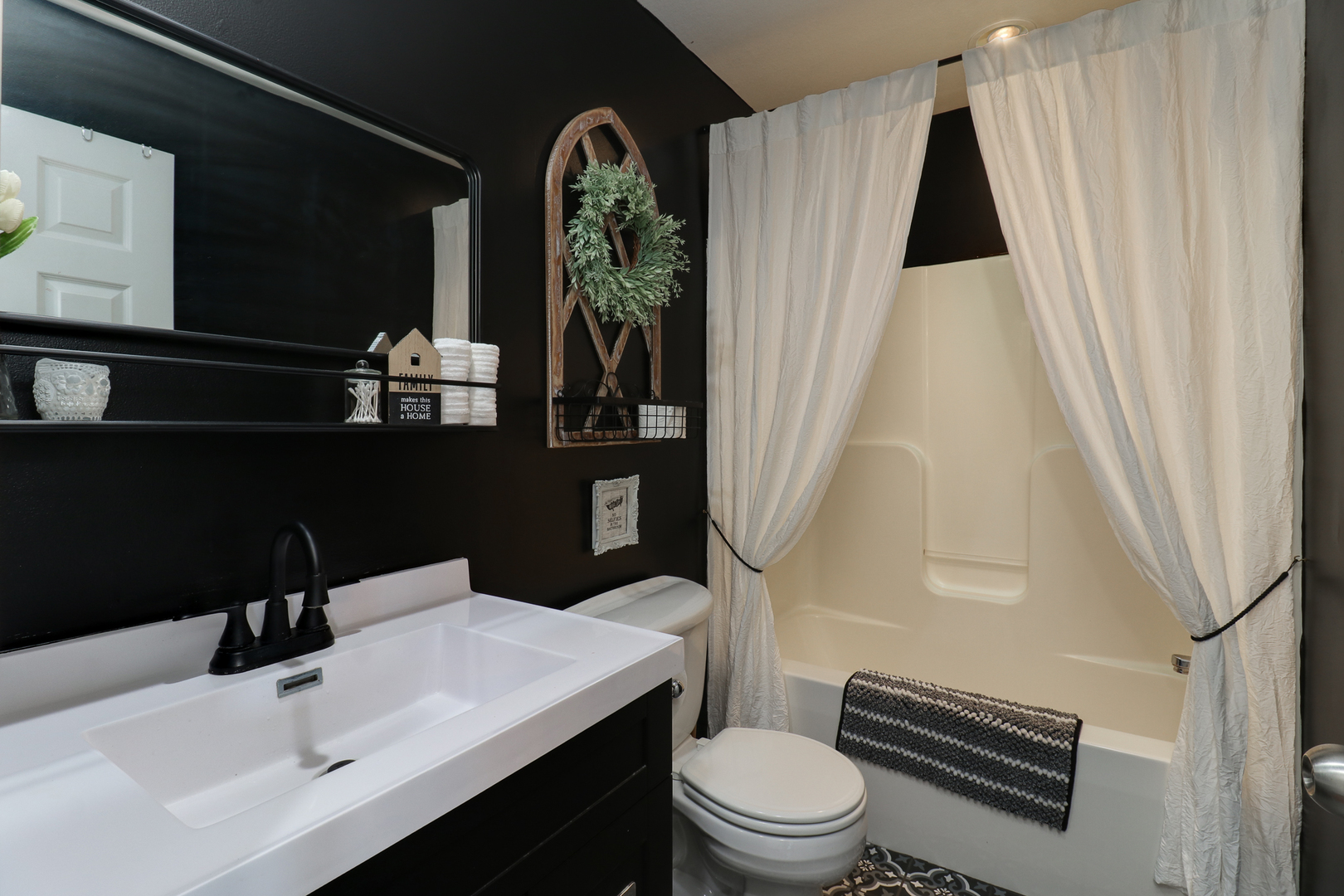 277 Clearview Road, El Paso, IL 61738