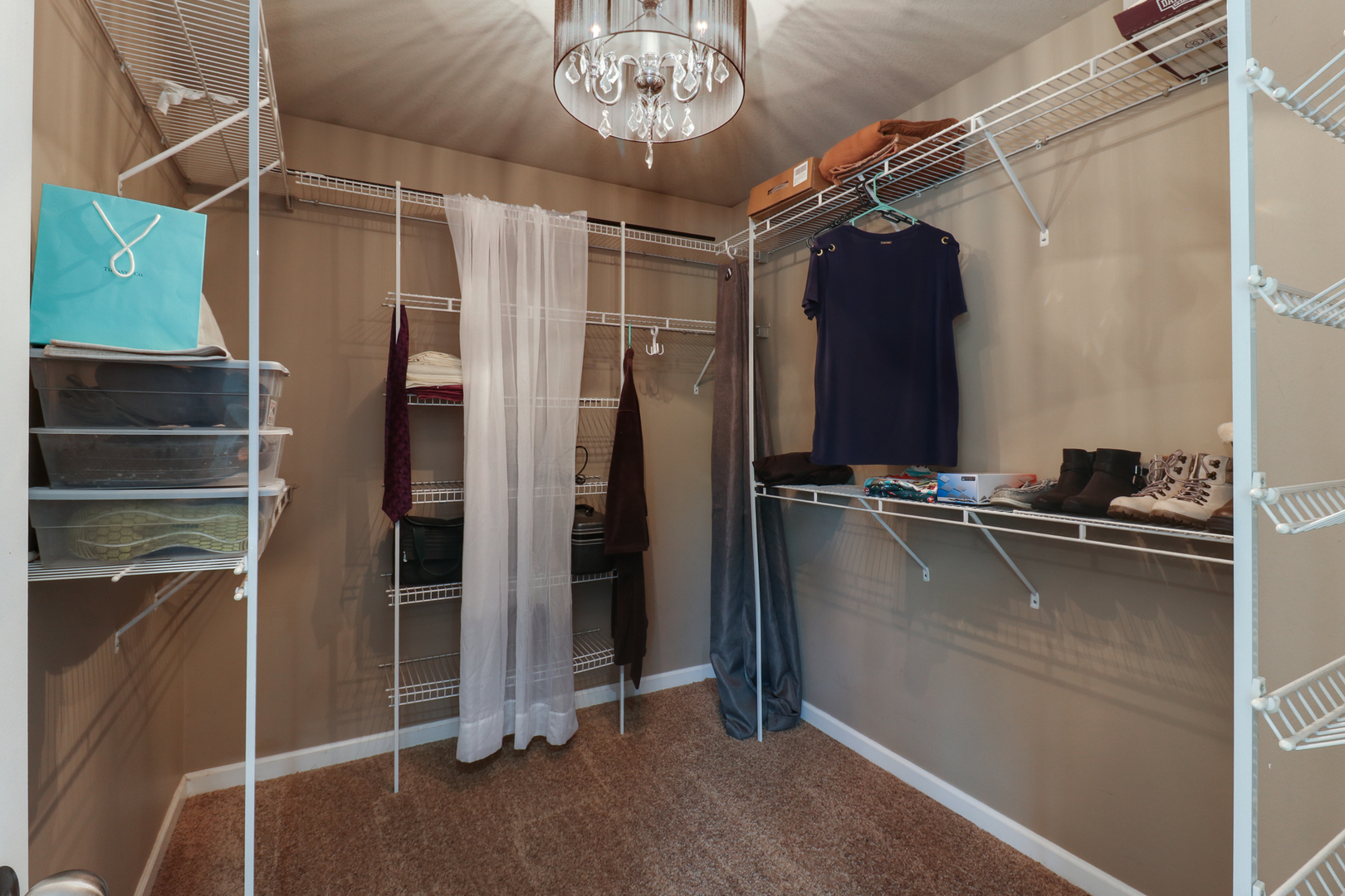 277 Clearview Road, El Paso, IL 61738