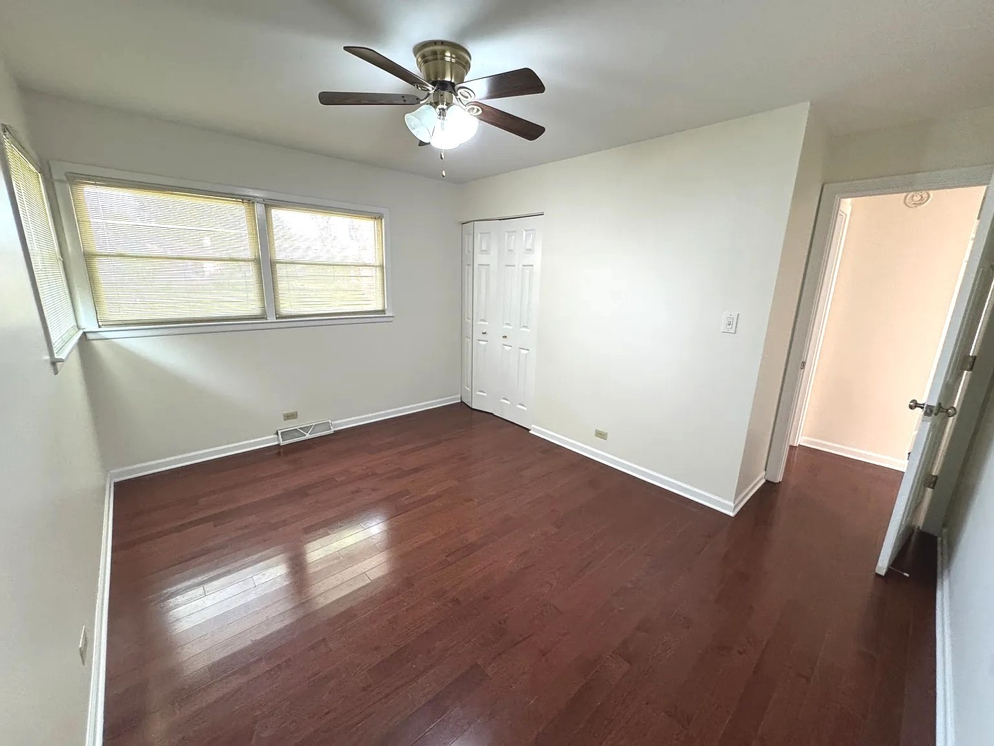 860 Madelyn Drive, Des Plaines, IL 60016