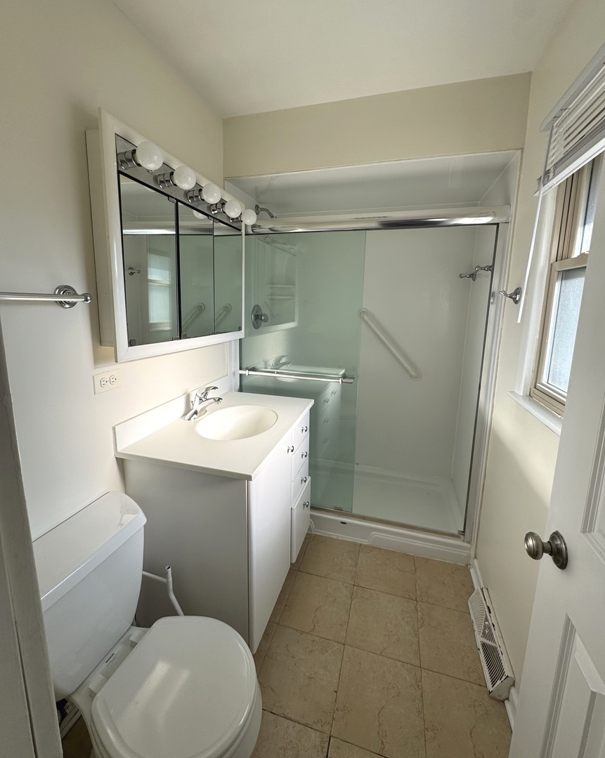 860 Madelyn Drive, Des Plaines, IL 60016