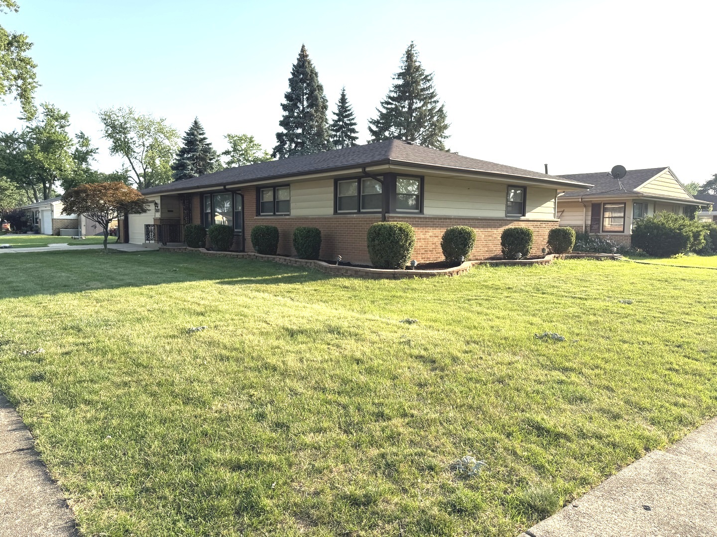 860 Madelyn Drive, Des Plaines, IL 60016