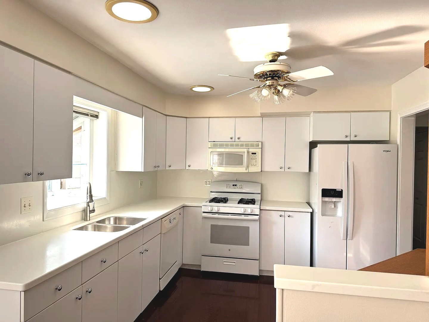860 Madelyn Drive, Des Plaines, IL 60016