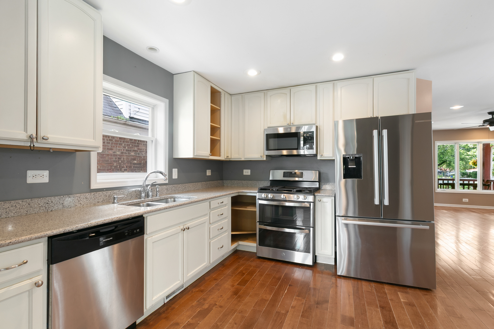 3326 W 107th Street, Chicago, IL 60655