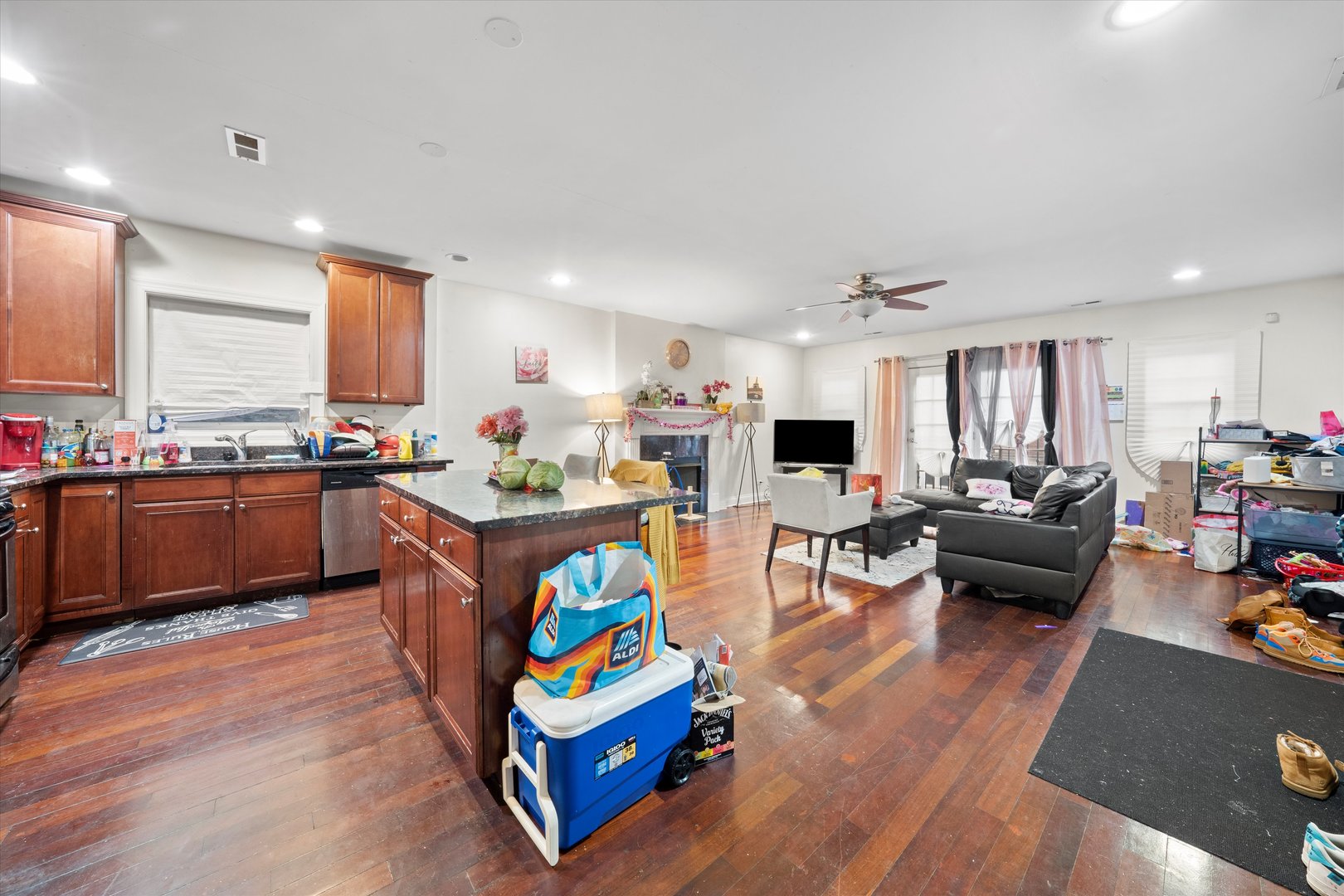 6835 S Cornell Avenue #2S, Chicago, IL 60649