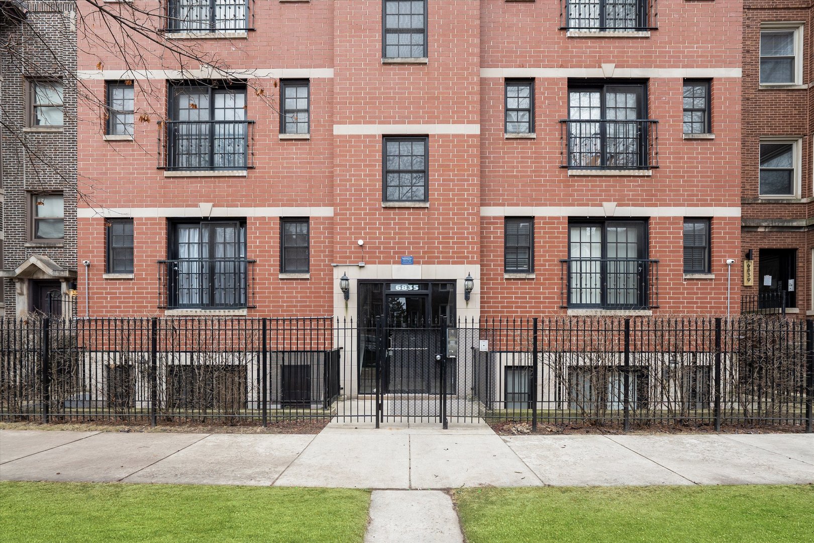 6835 S Cornell Avenue #2S, Chicago, IL 60649