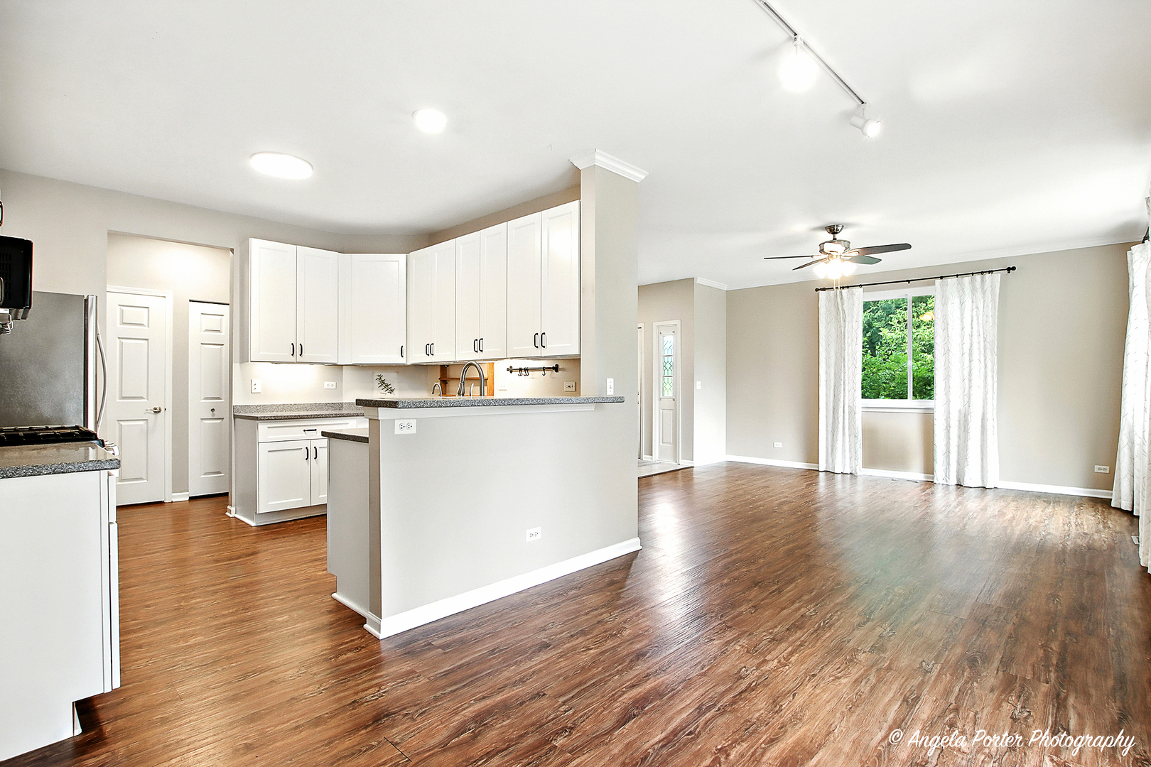 4342 Shooting Star Drive, Island Lake, IL 60042