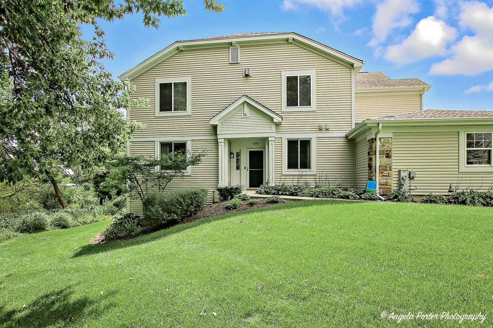 4342 Shooting Star Drive, Island Lake, IL 60042