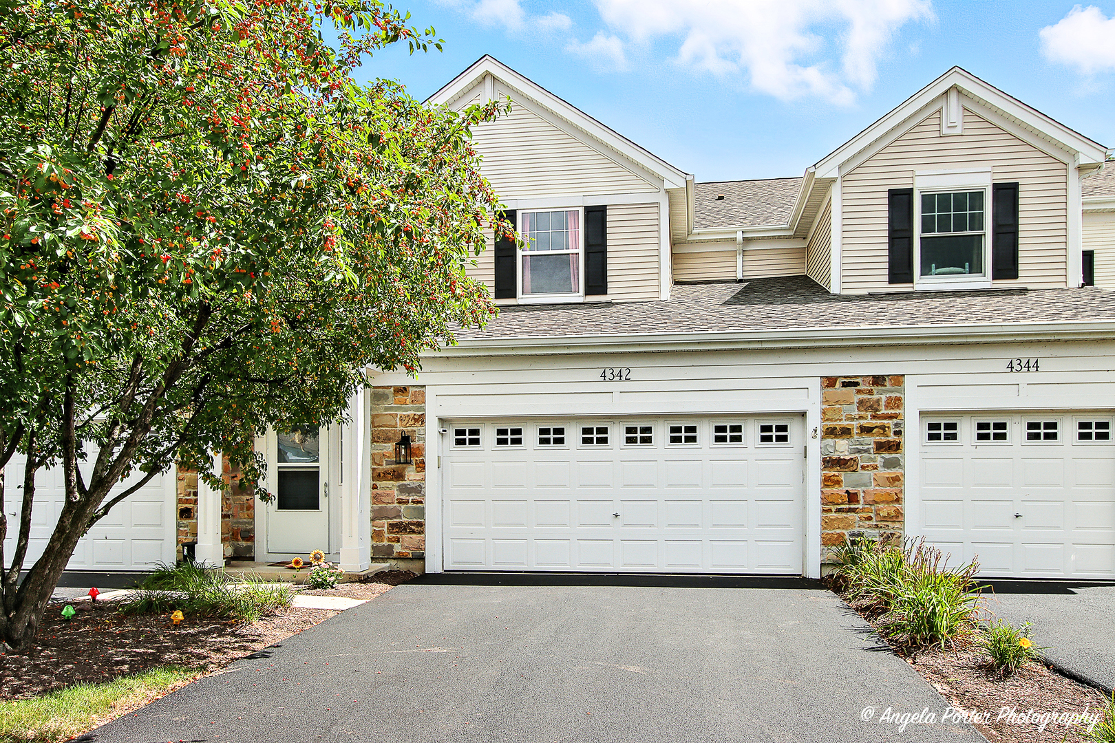4342 Shooting Star Drive, Island Lake, IL 60042