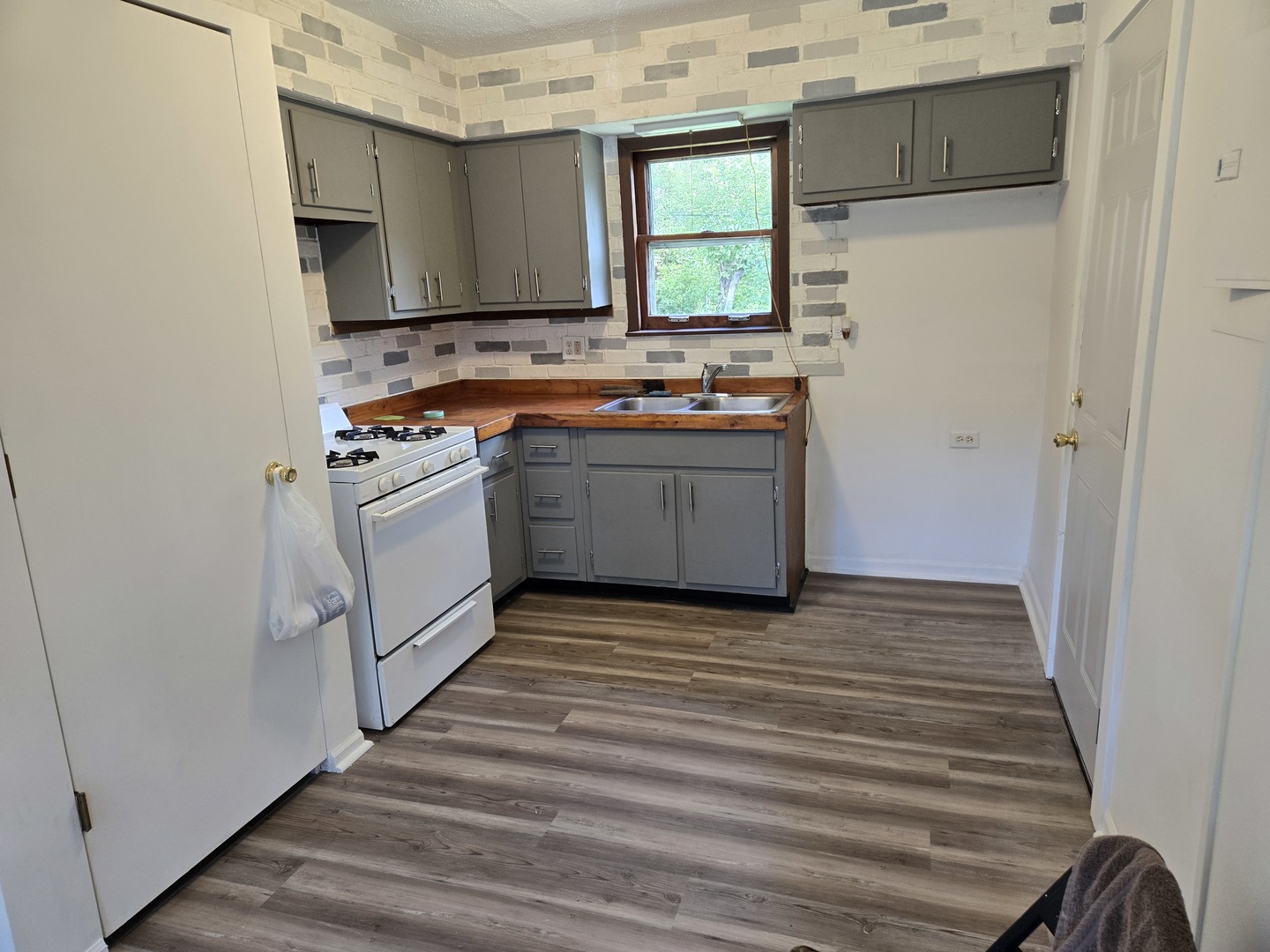 26895 N Bernice Street, Wauconda, IL 60084