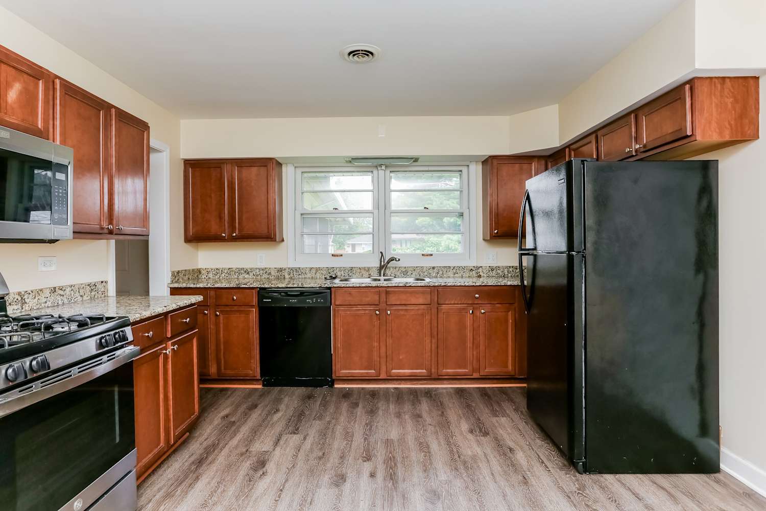 1407 Highland Avenue, Joliet, IL 60435