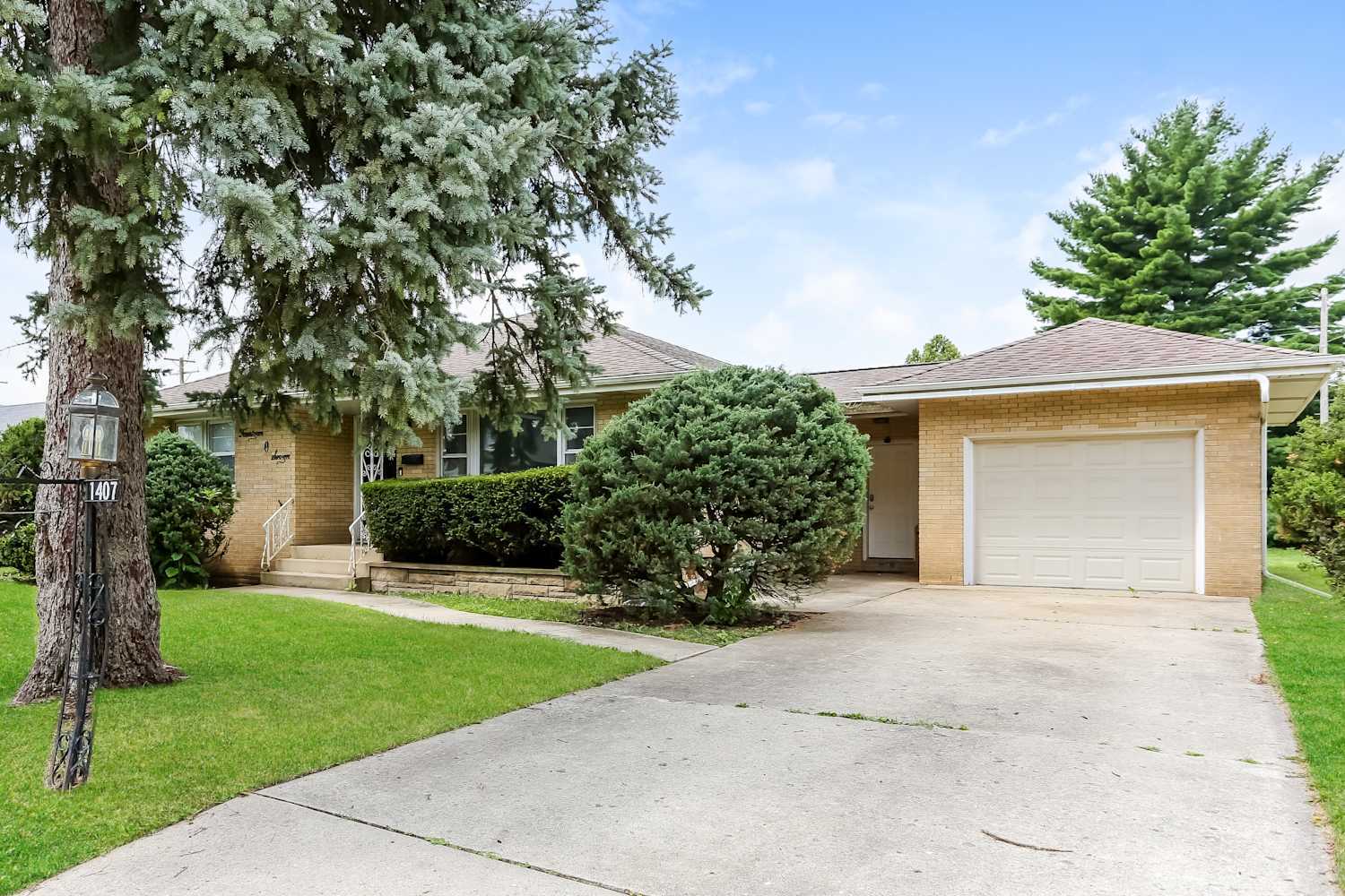 1407 Highland Avenue, Joliet, IL 60435
