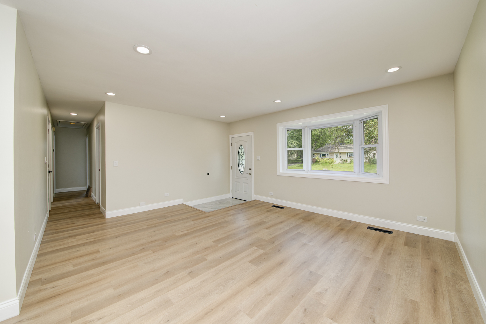2547 Forest Glen Parkway, Woodridge, IL 60517