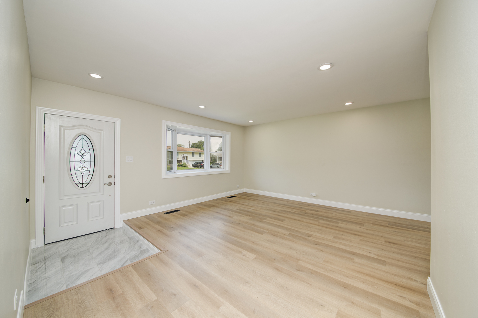 2547 Forest Glen Parkway, Woodridge, IL 60517