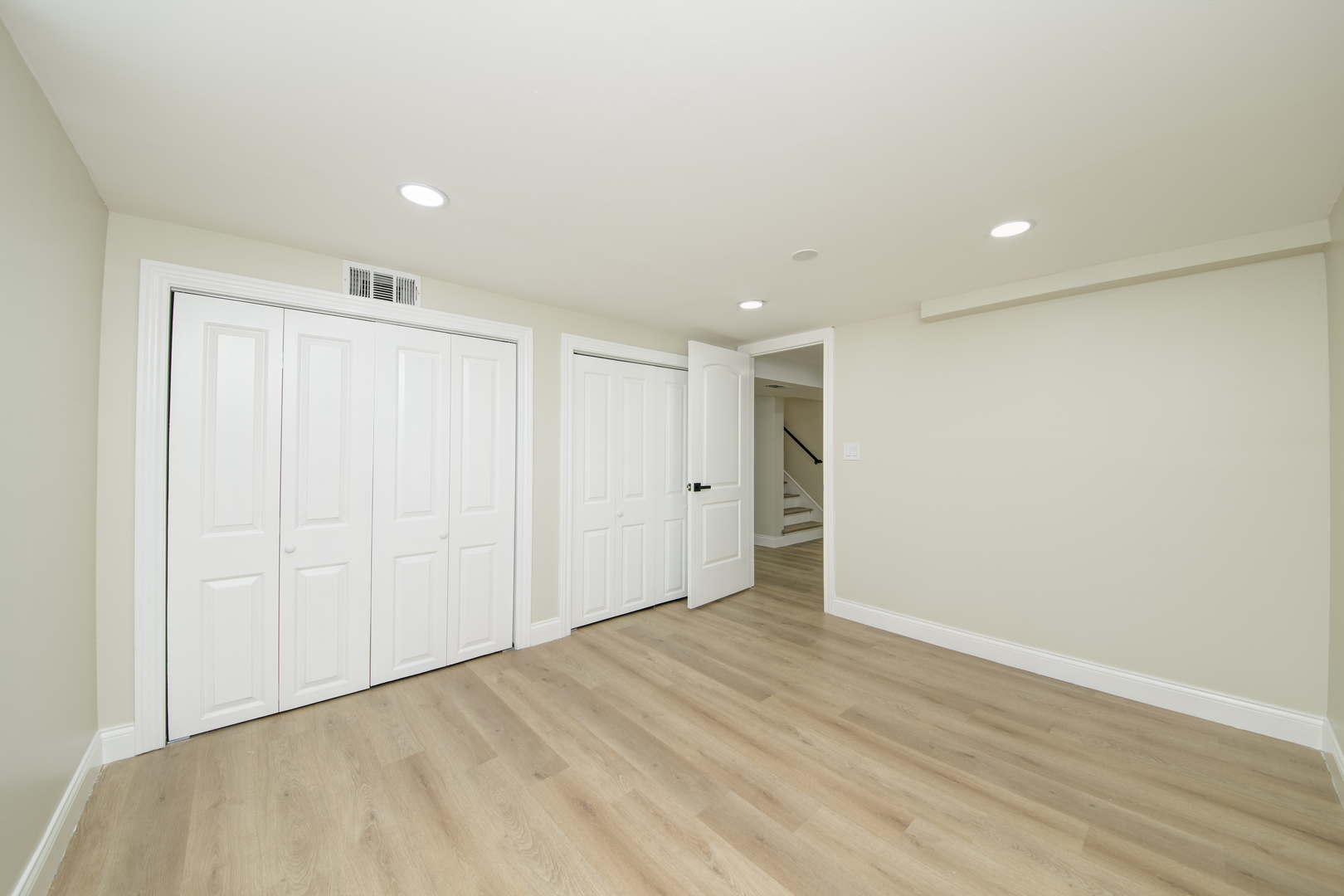 2547 Forest Glen Parkway, Woodridge, IL 60517