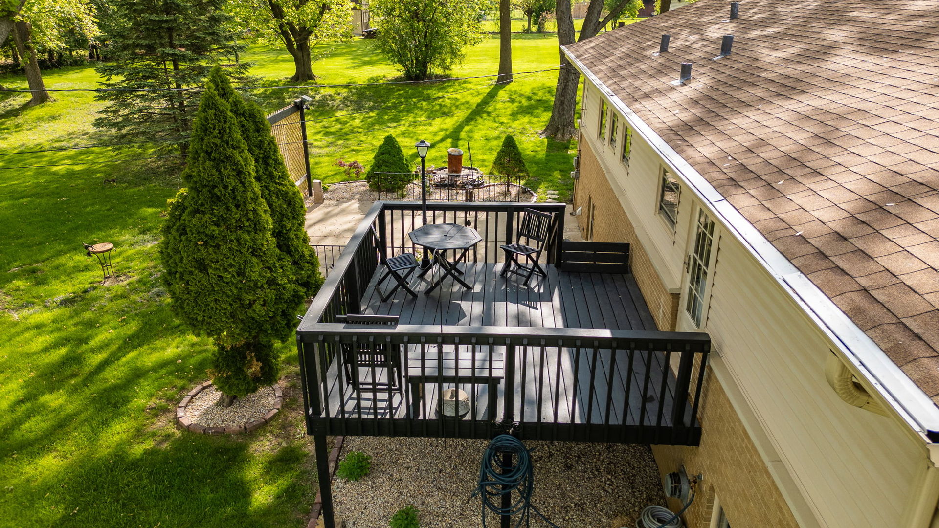 10S111 Leonard Drive, Willowbrook, IL 60527