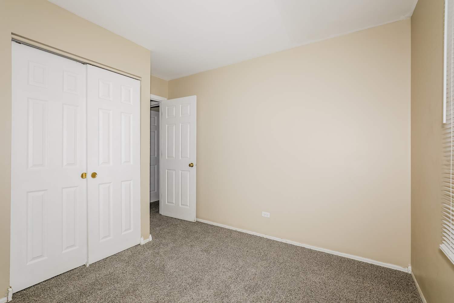 1381 Alberta Court, Glendale Heights, IL 60139