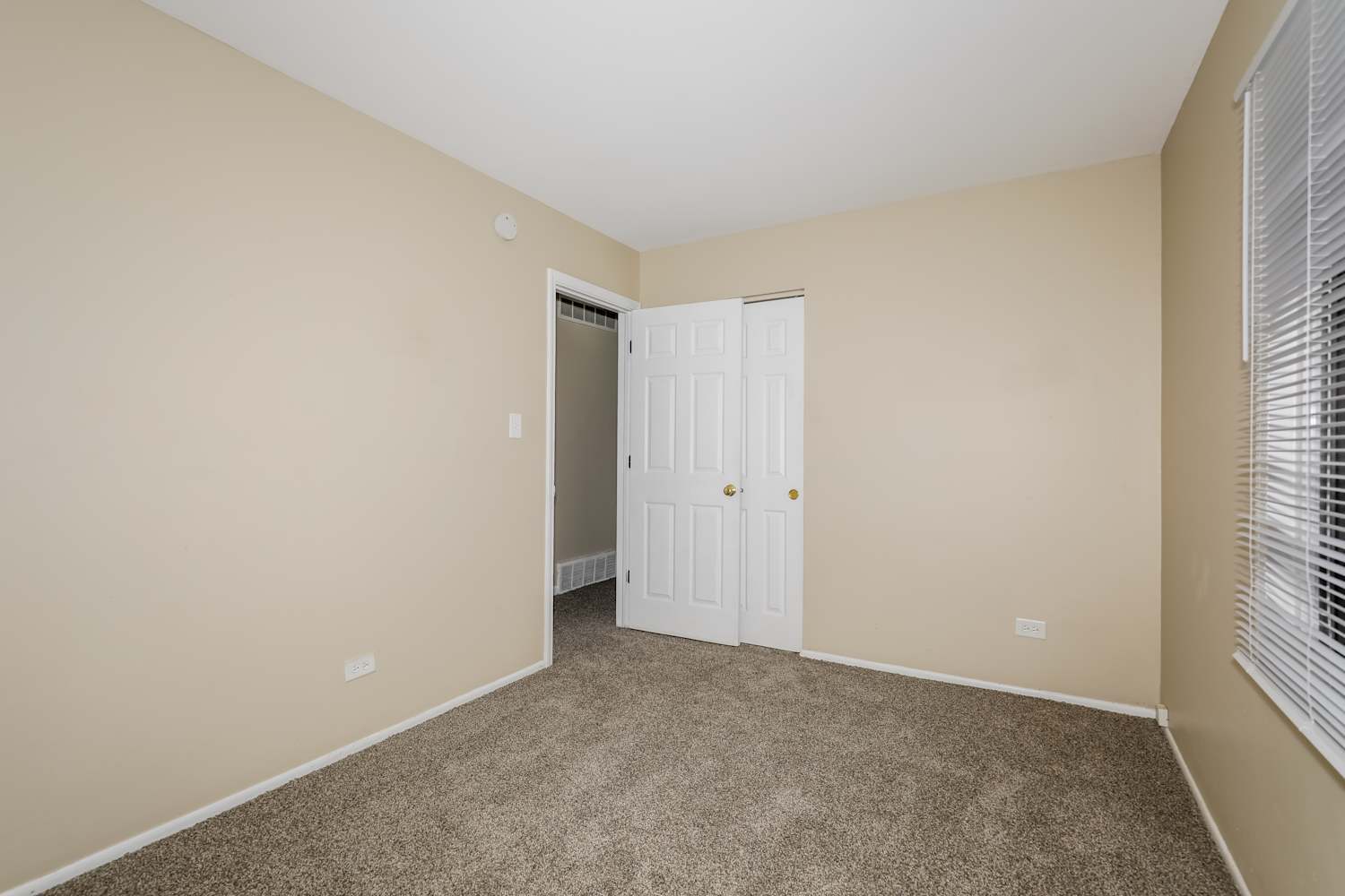 1381 Alberta Court, Glendale Heights, IL 60139