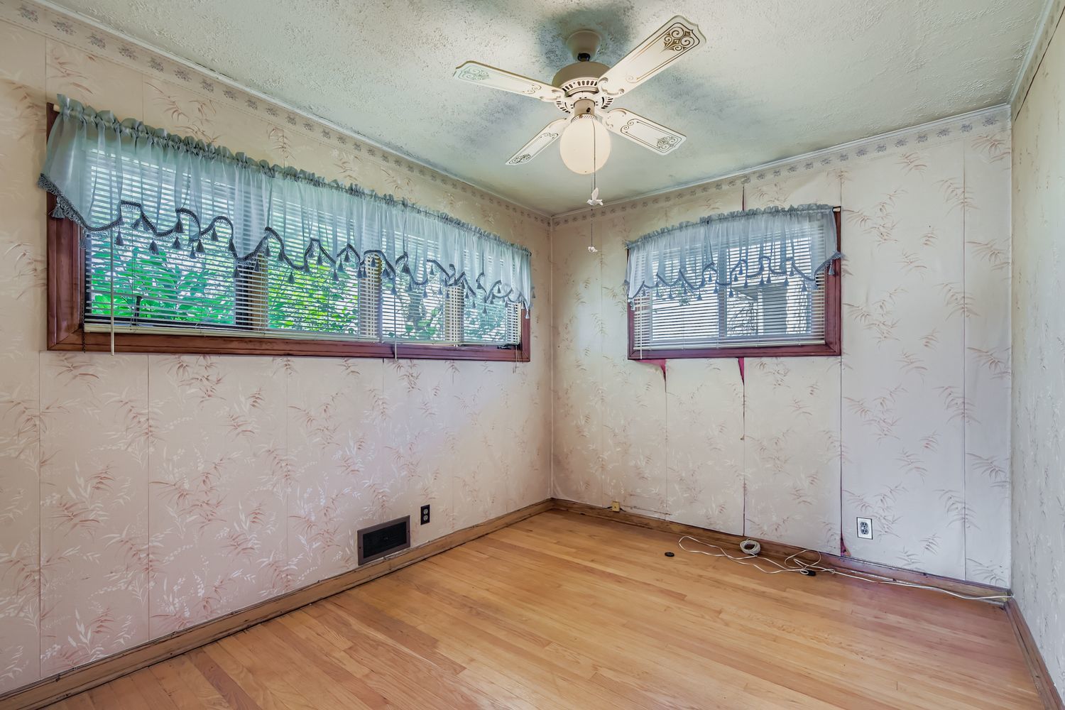 4857 S Lorel Avenue, Chicago, IL 60638