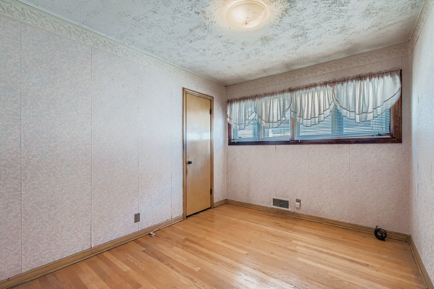 4857 S Lorel Avenue, Chicago, IL 60638
