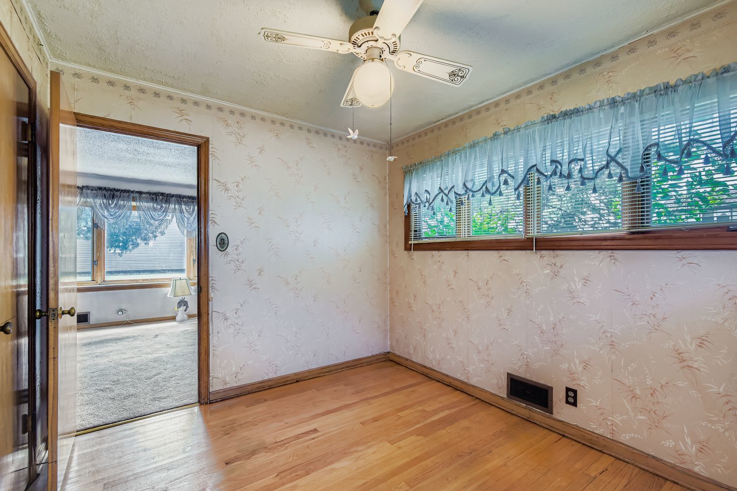 4857 S Lorel Avenue, Chicago, IL 60638