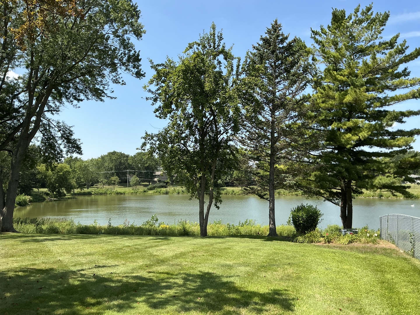 1930 N Lakeside Plaza, Hoffman Estates, IL 60169