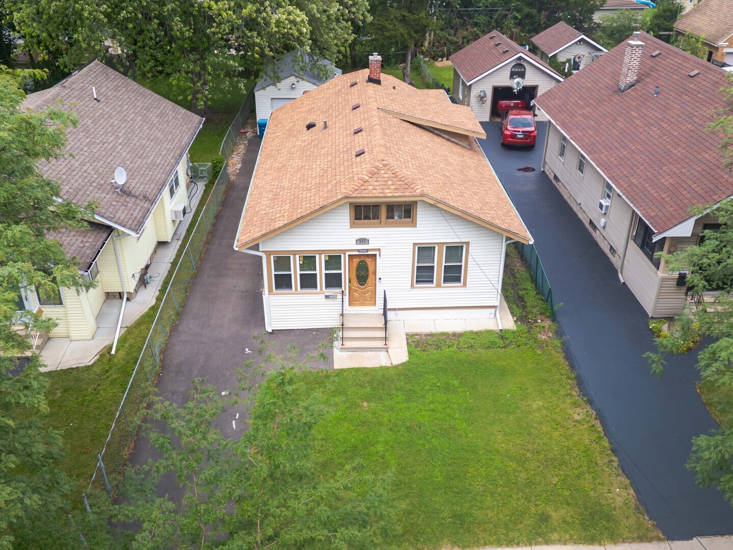 814 5th Avenue, Aurora, IL 60505
