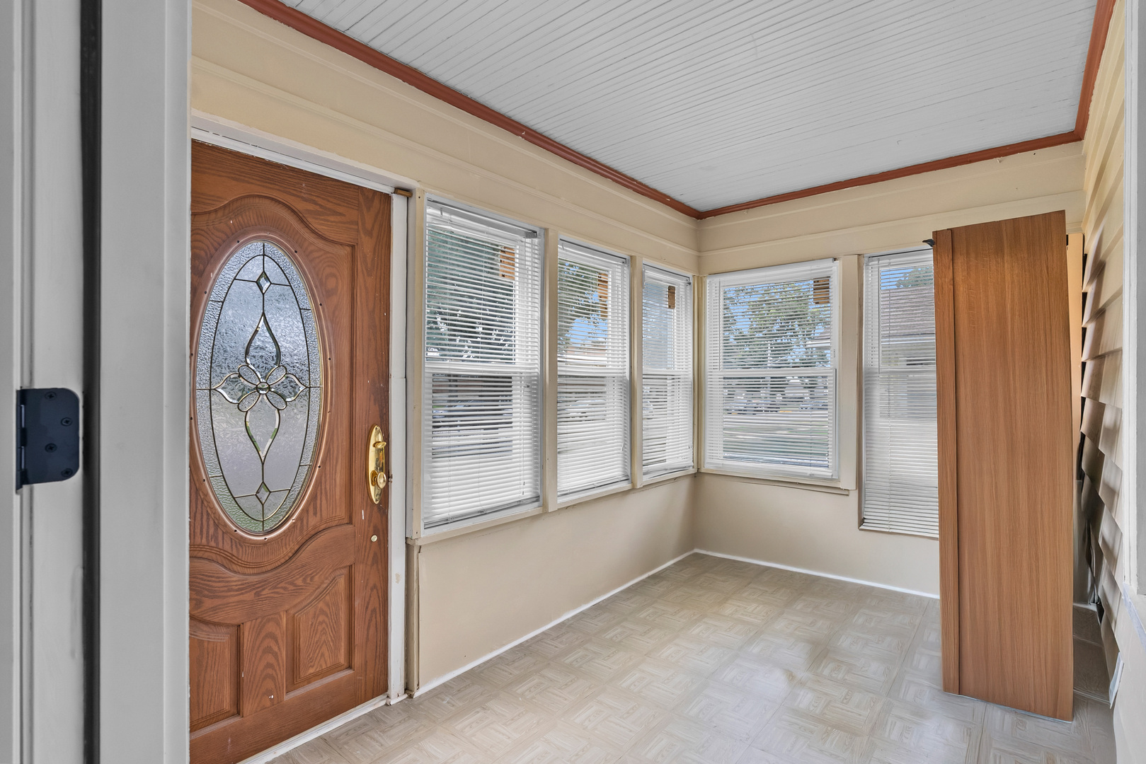 814 5th Avenue, Aurora, IL 60505