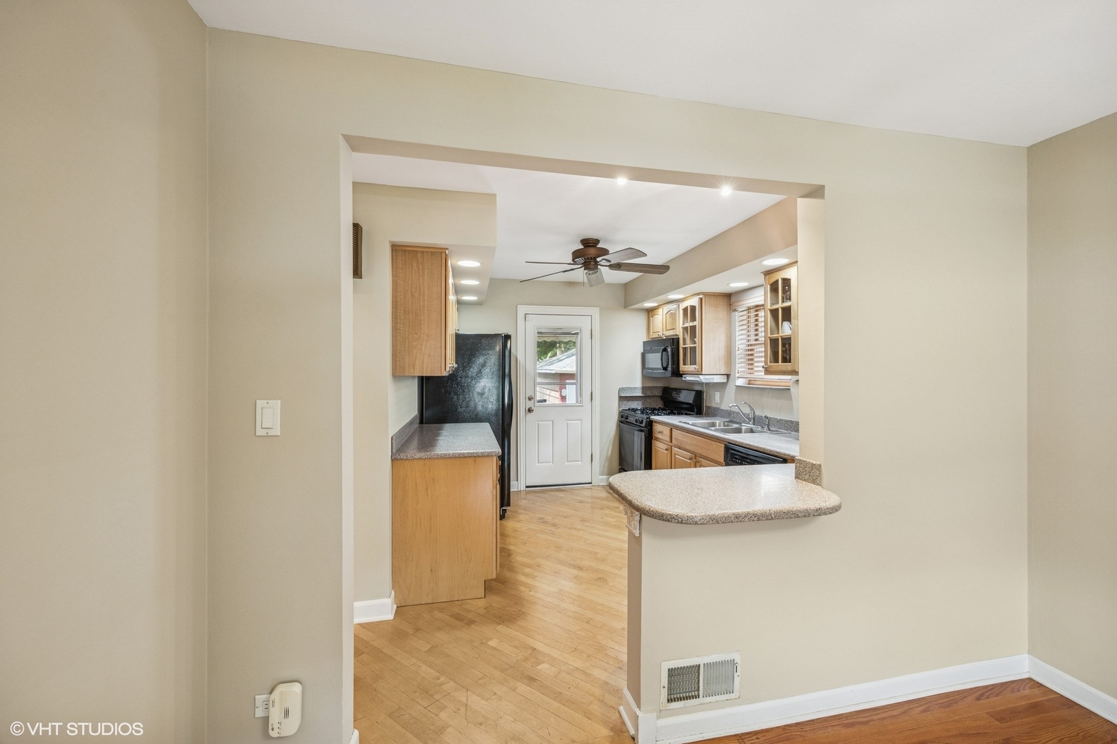 9326 S Millard Avenue, Evergreen Park, IL 60805