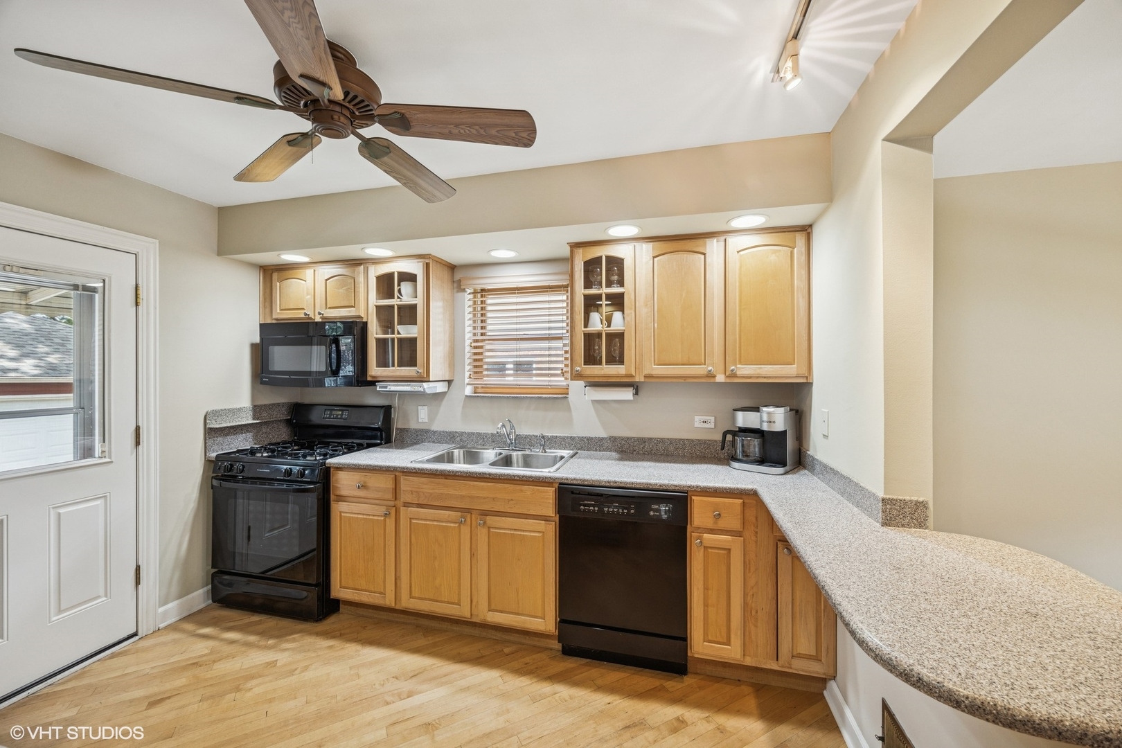 9326 S Millard Avenue, Evergreen Park, IL 60805