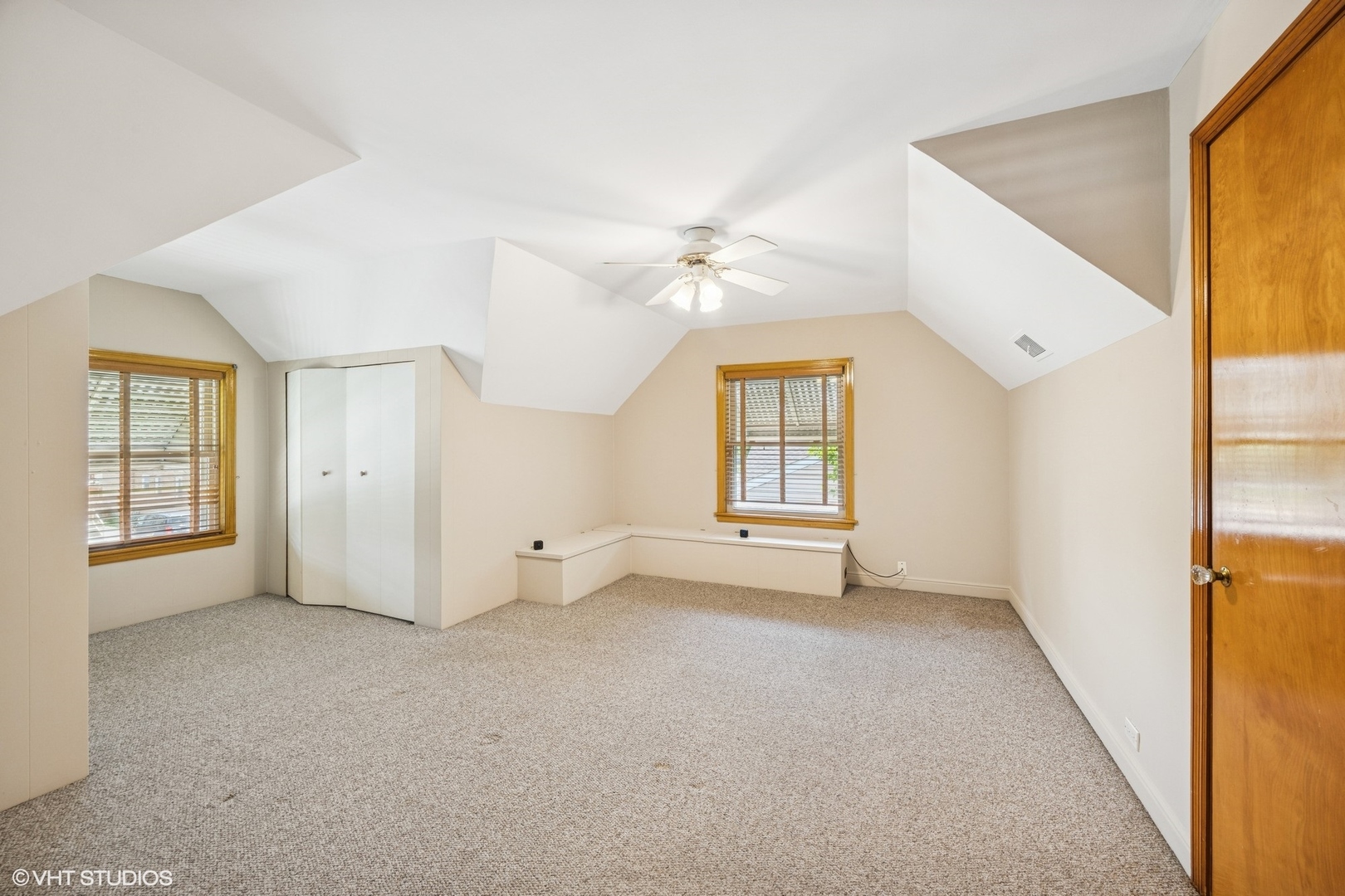 9326 S Millard Avenue, Evergreen Park, IL 60805