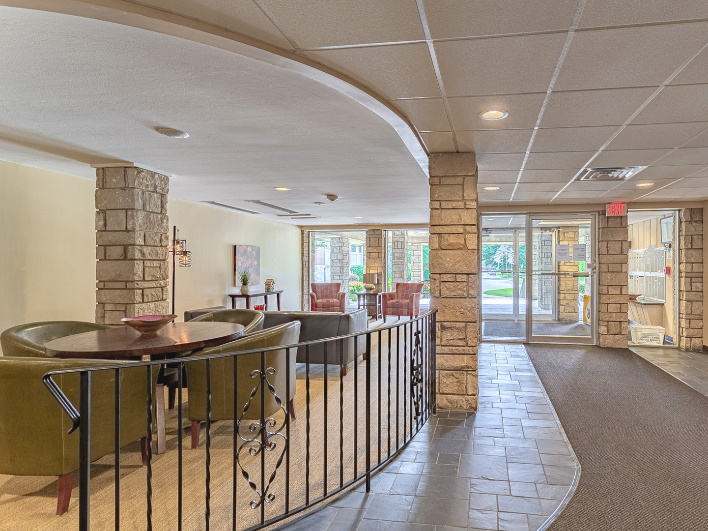 2300 Windsor Mall #2G, Park Ridge, IL 60068