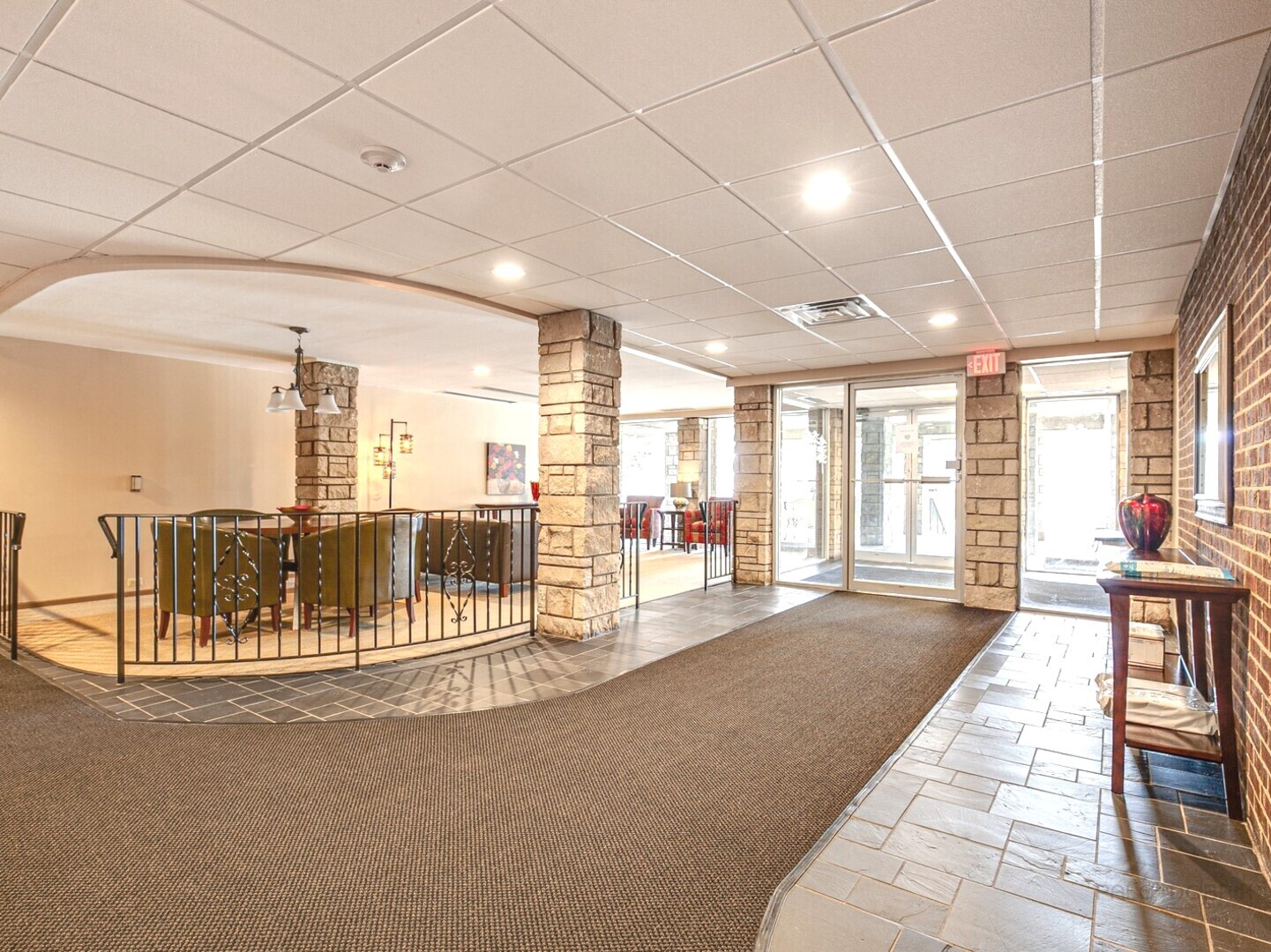 2300 Windsor Mall #2G, Park Ridge, IL 60068