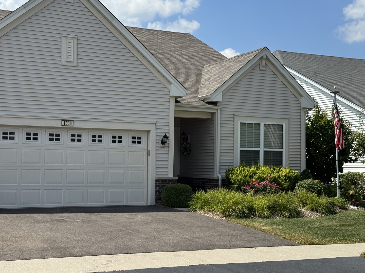 1666 Francis Drive, Pingree Grove, IL 60140
