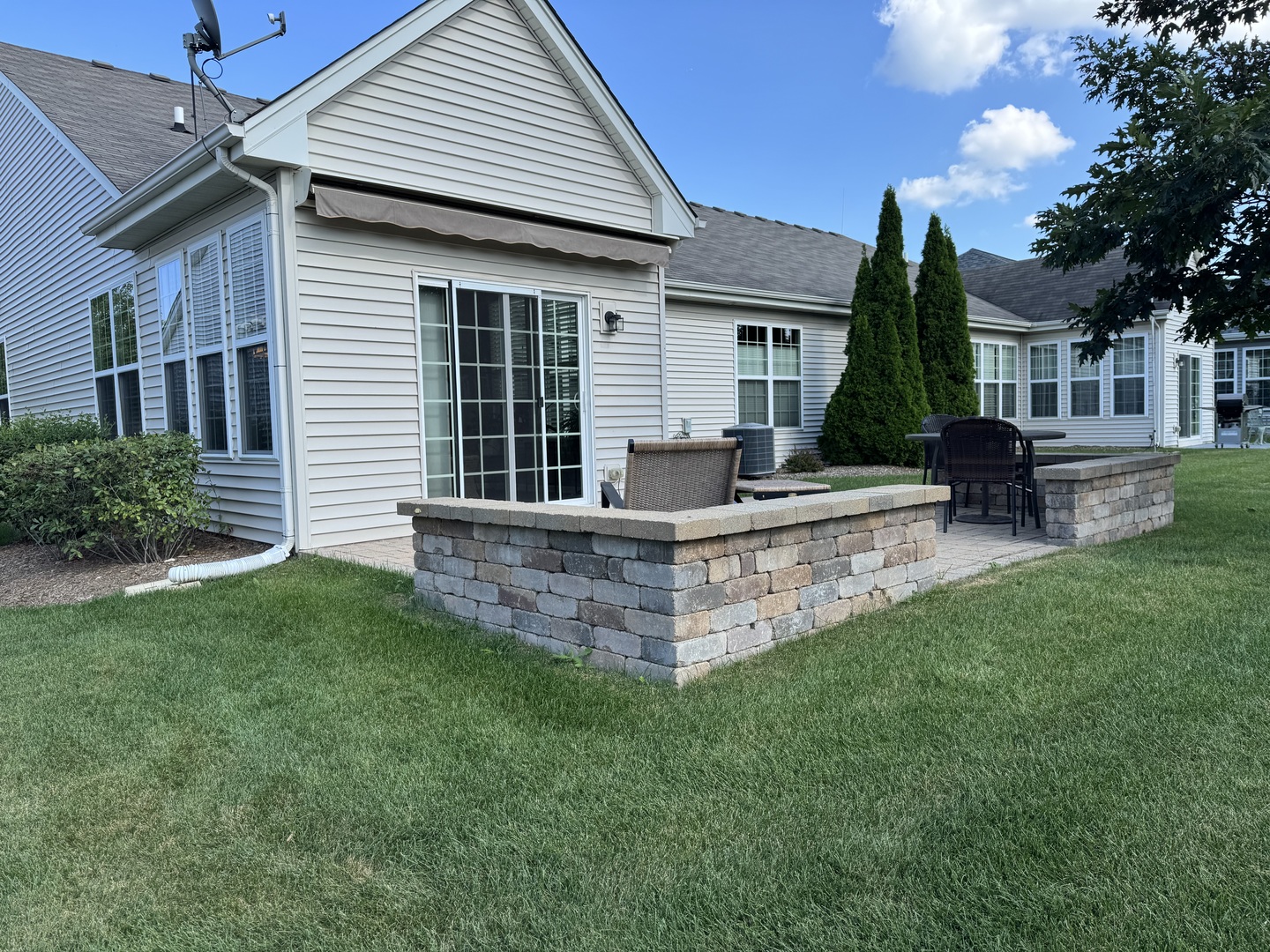 1666 Francis Drive, Pingree Grove, IL 60140