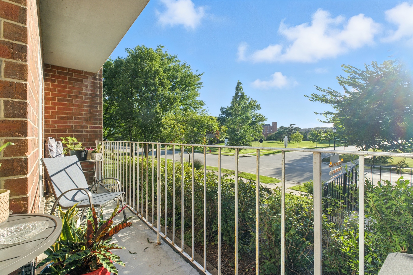 805 LEICESTER Road #117, Elk Grove Village, IL 60007