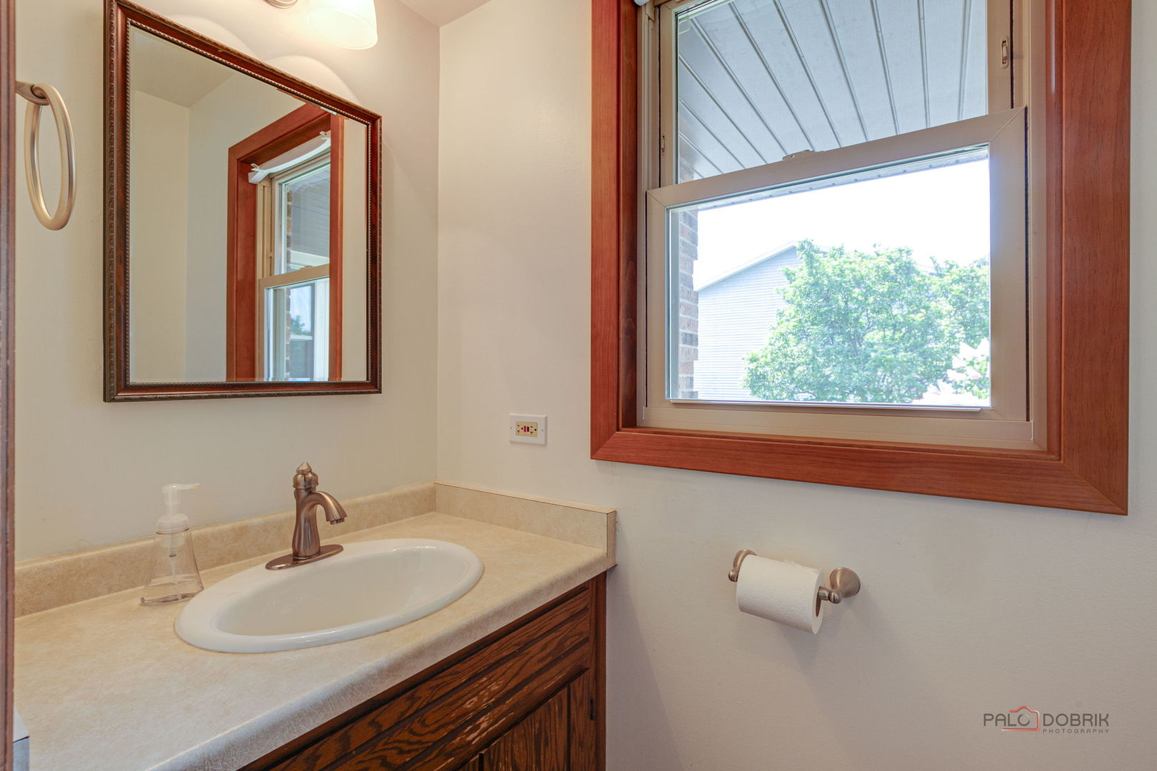 246 N Greenleaf Street, Gurnee, IL 60031